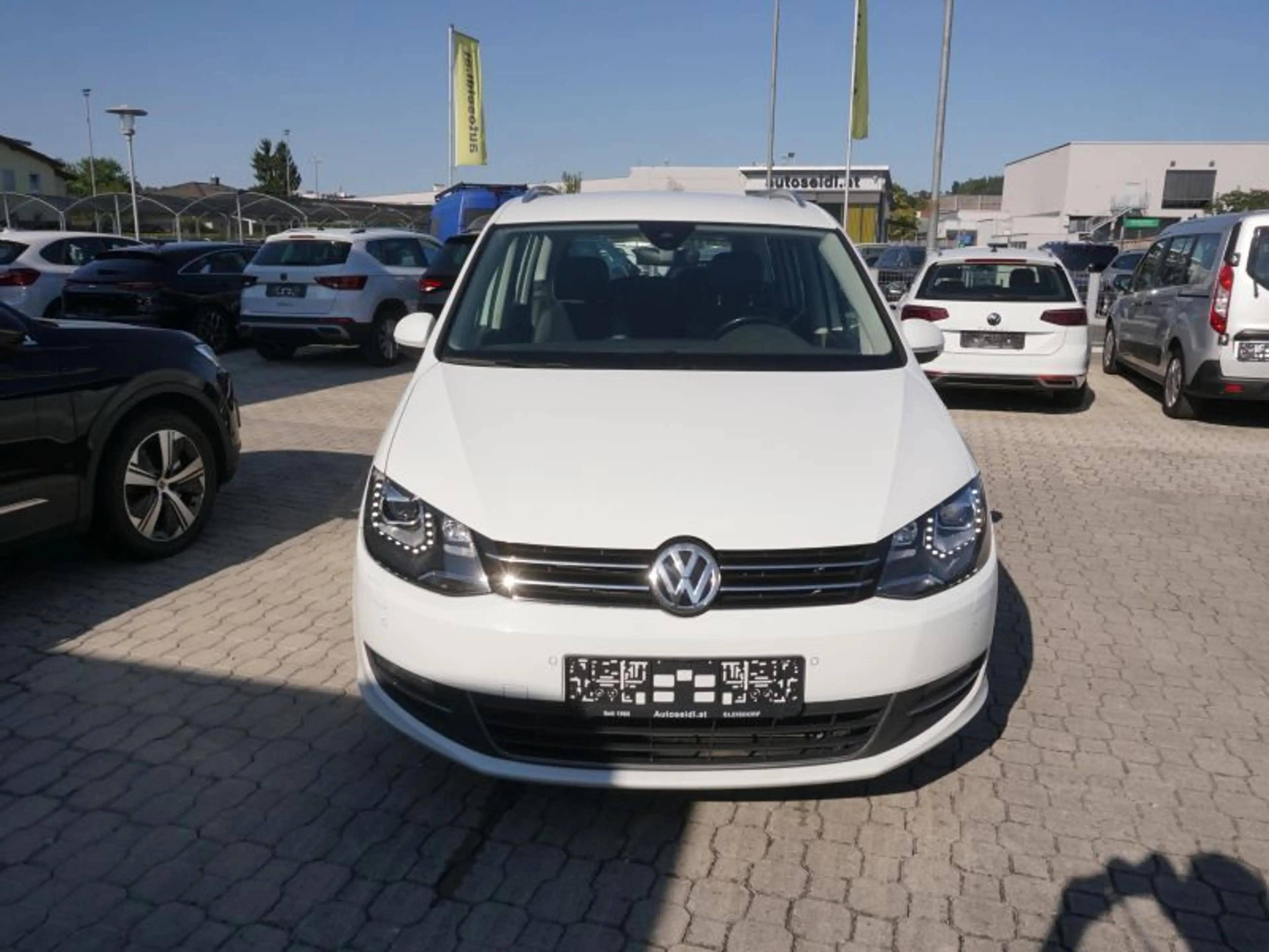 Volkswagen Sharan Business+ SCR 2,0 TDI 7 Sitze DSG *AHV+NAVI+XENON* — photo 2