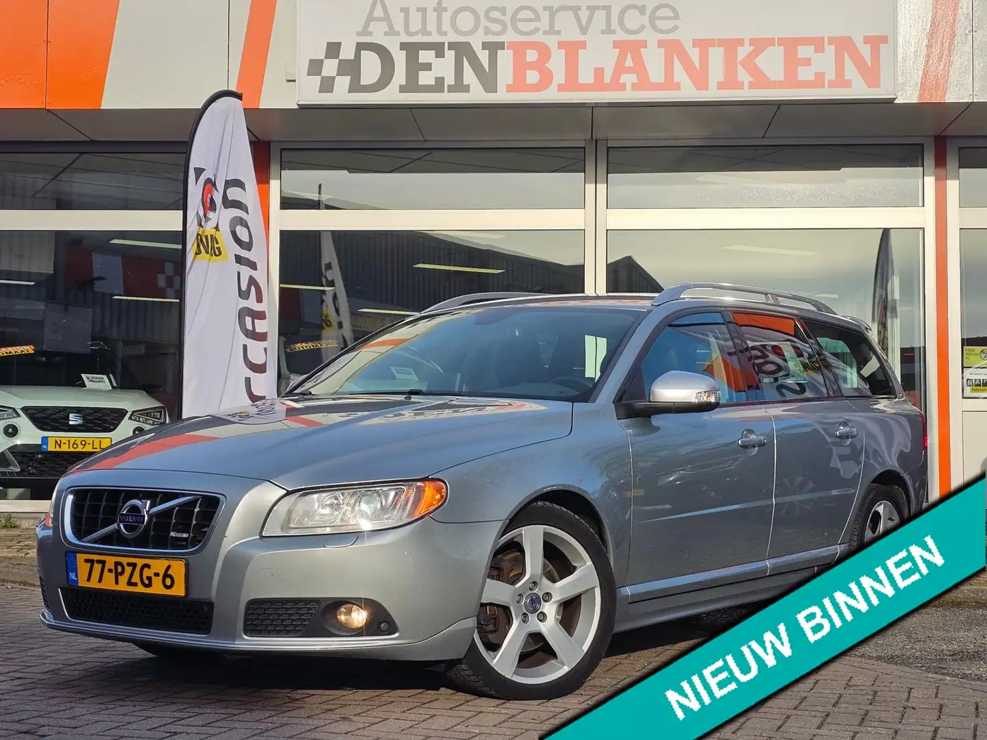 Volvo V70 2.0T R-Edition 203pk BJ.2011 Automaat / Navi / Led Gris - 1
