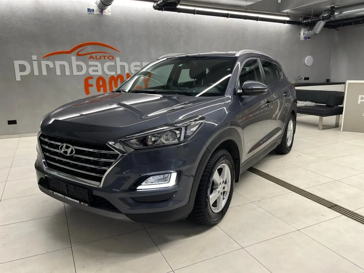 Hyundai TUCSON Level 3 RUN 1,6 CRDi 4WD MT t0b35b Grau - 2