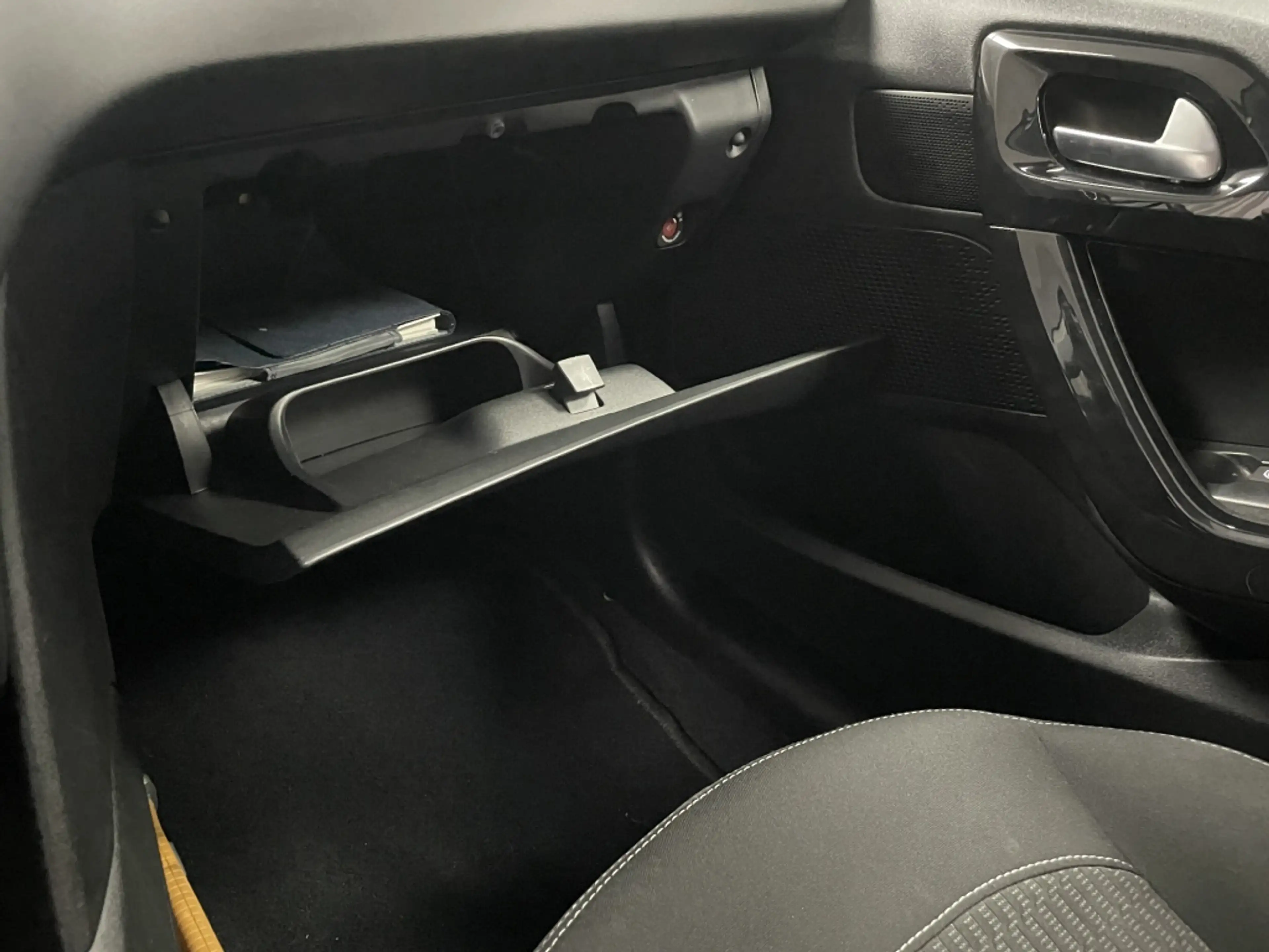 Peugeot 208 Blue Lion 5Drs 82pk Airco | Navi+Carplay | Bluetoo — photo 47