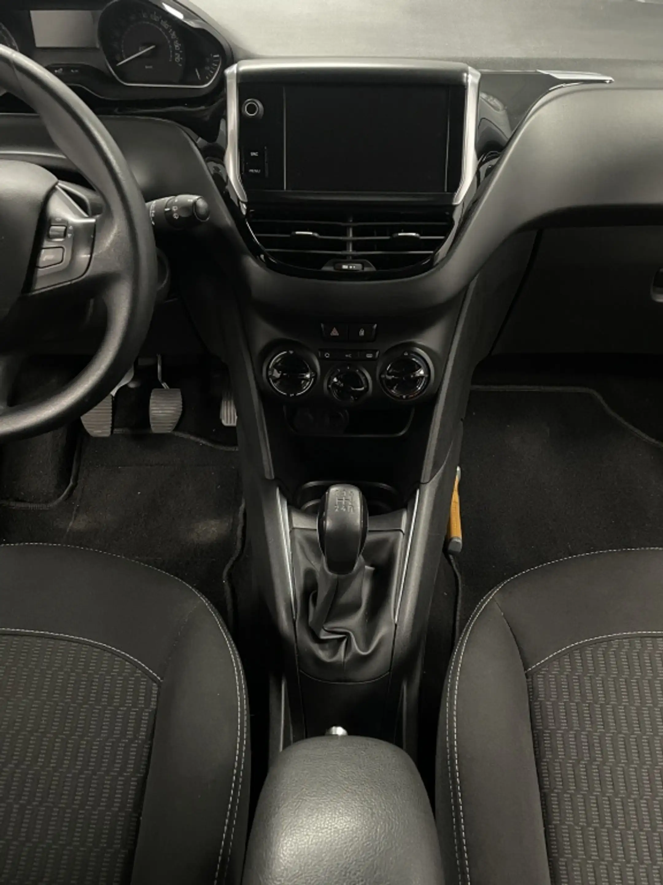 Peugeot 208 Blue Lion 5Drs 82pk Airco | Navi+Carplay | Bluetoo — photo 32