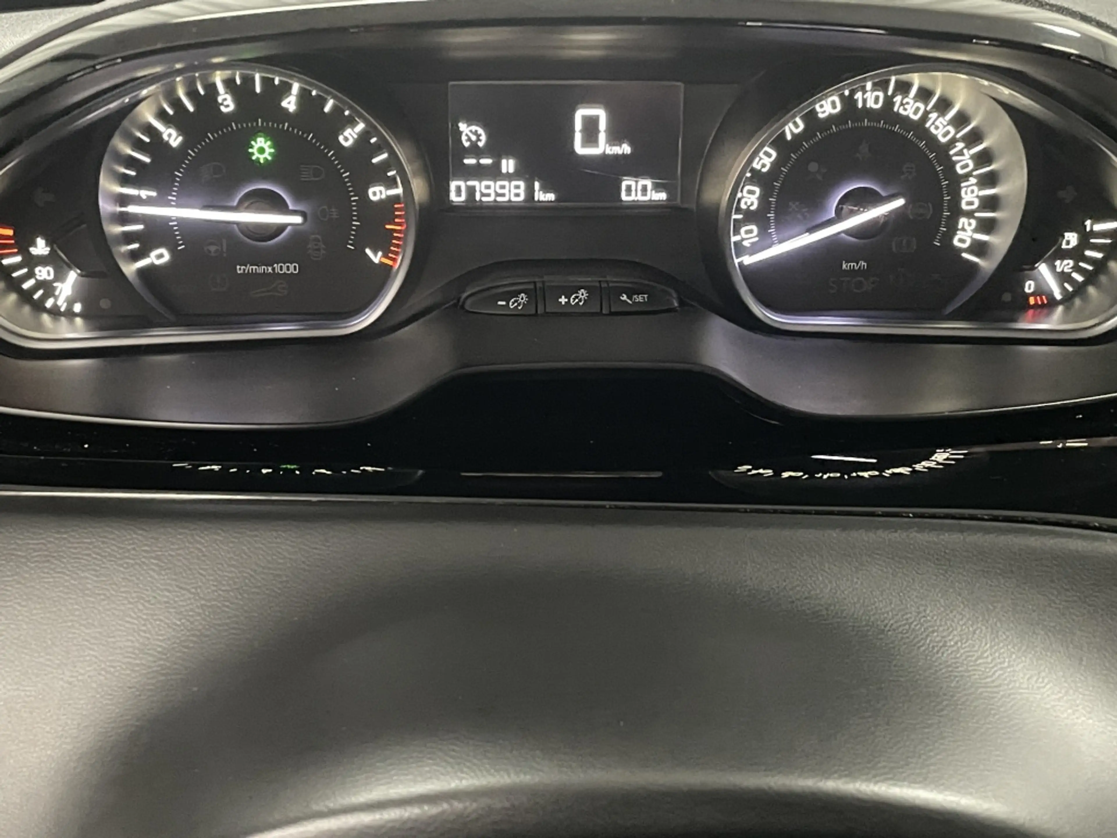 Peugeot 208 Blue Lion 5Drs 82pk Airco | Navi+Carplay | Bluetoo — photo 28