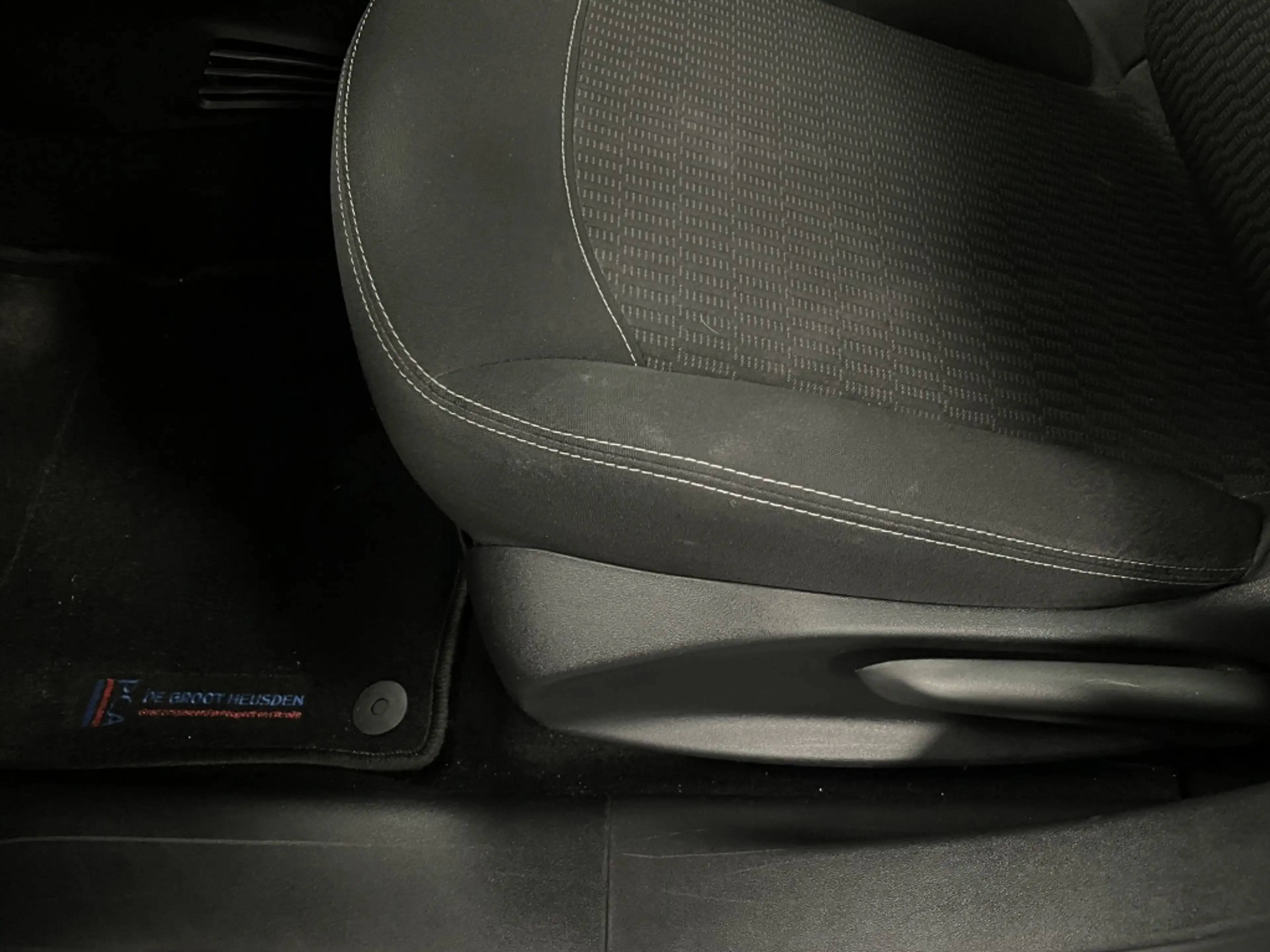 Peugeot 208 Blue Lion 5Drs 82pk Airco | Navi+Carplay | Bluetoo — photo 21