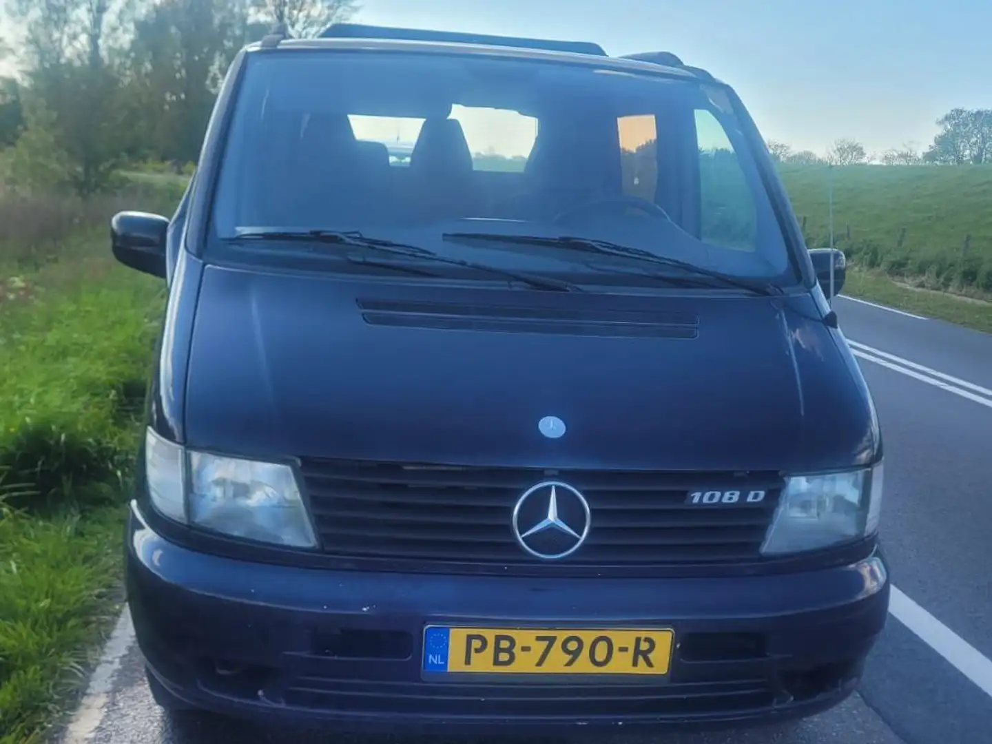 Mercedes-Benz Vito camper Blauw - 1