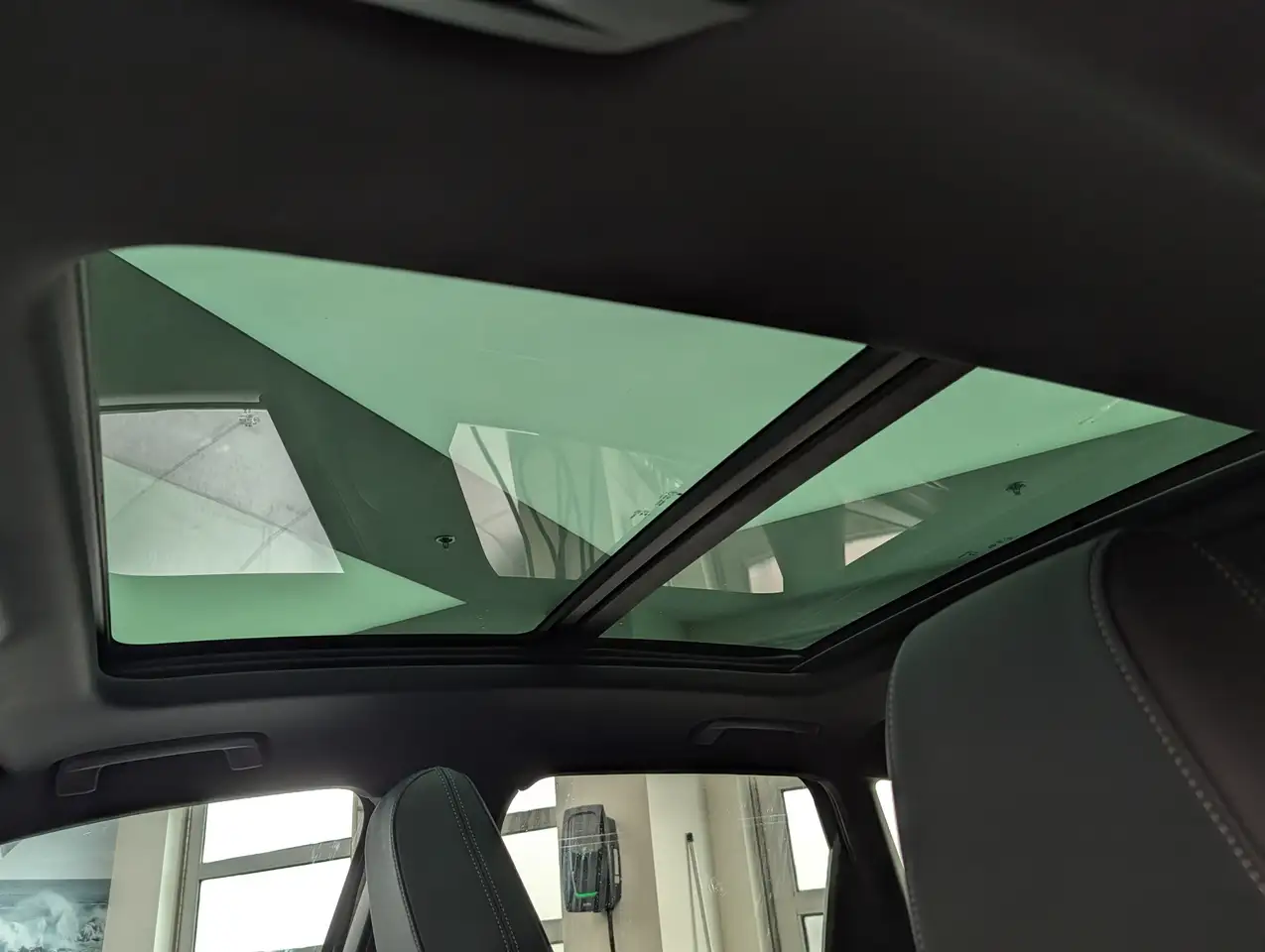Audi Q4 e-tron снимка Audi Q4 e-tron