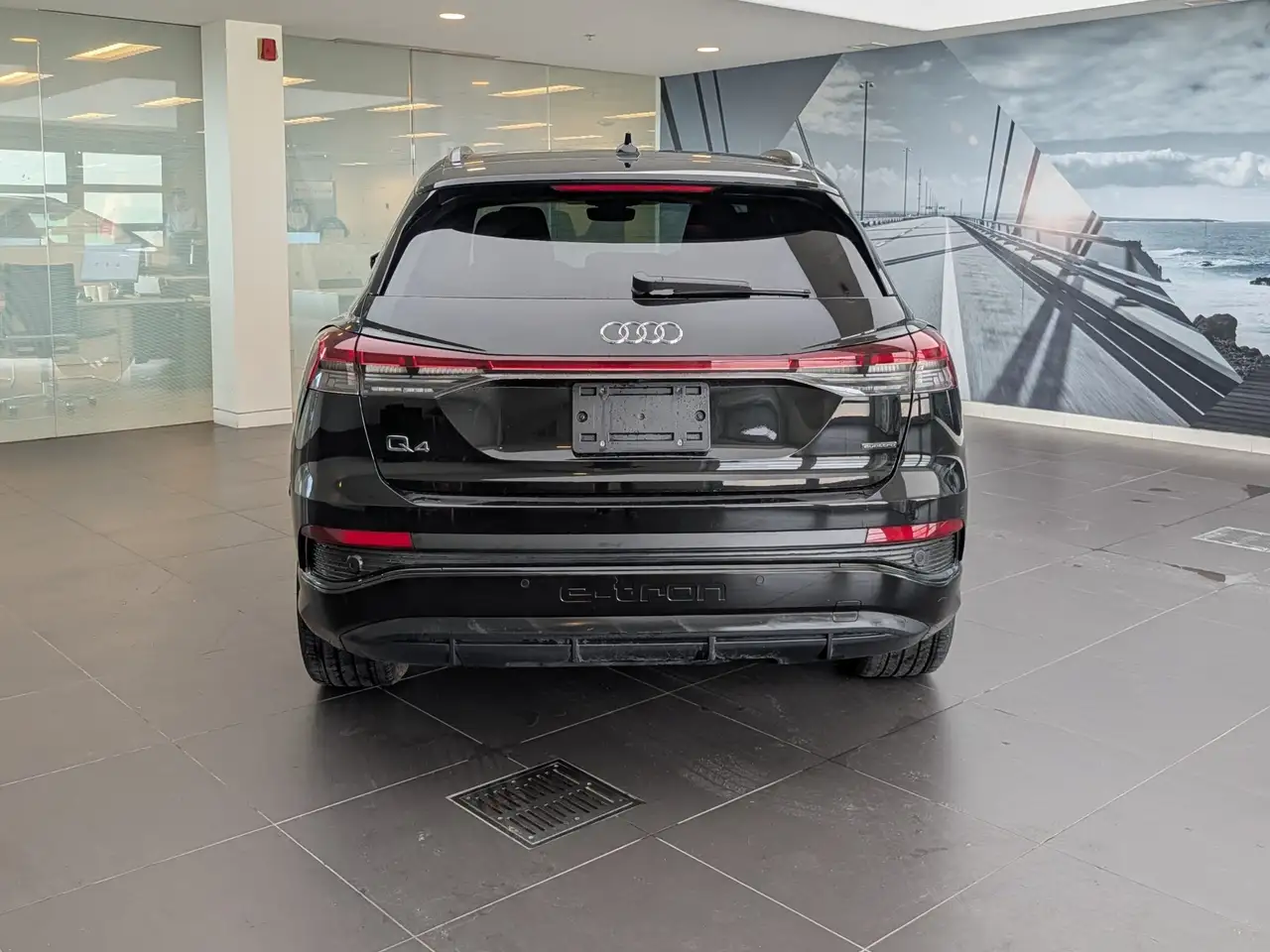 Audi Q4 e-tron снимка Audi Q4 e-tron