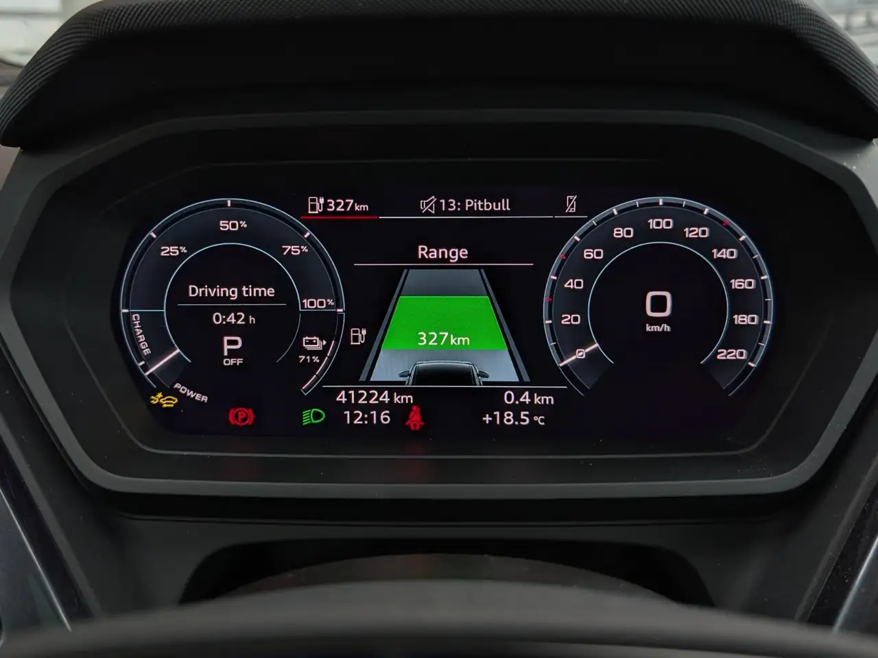 Audi Q4 e-tron снимка Audi Q4 e-tron