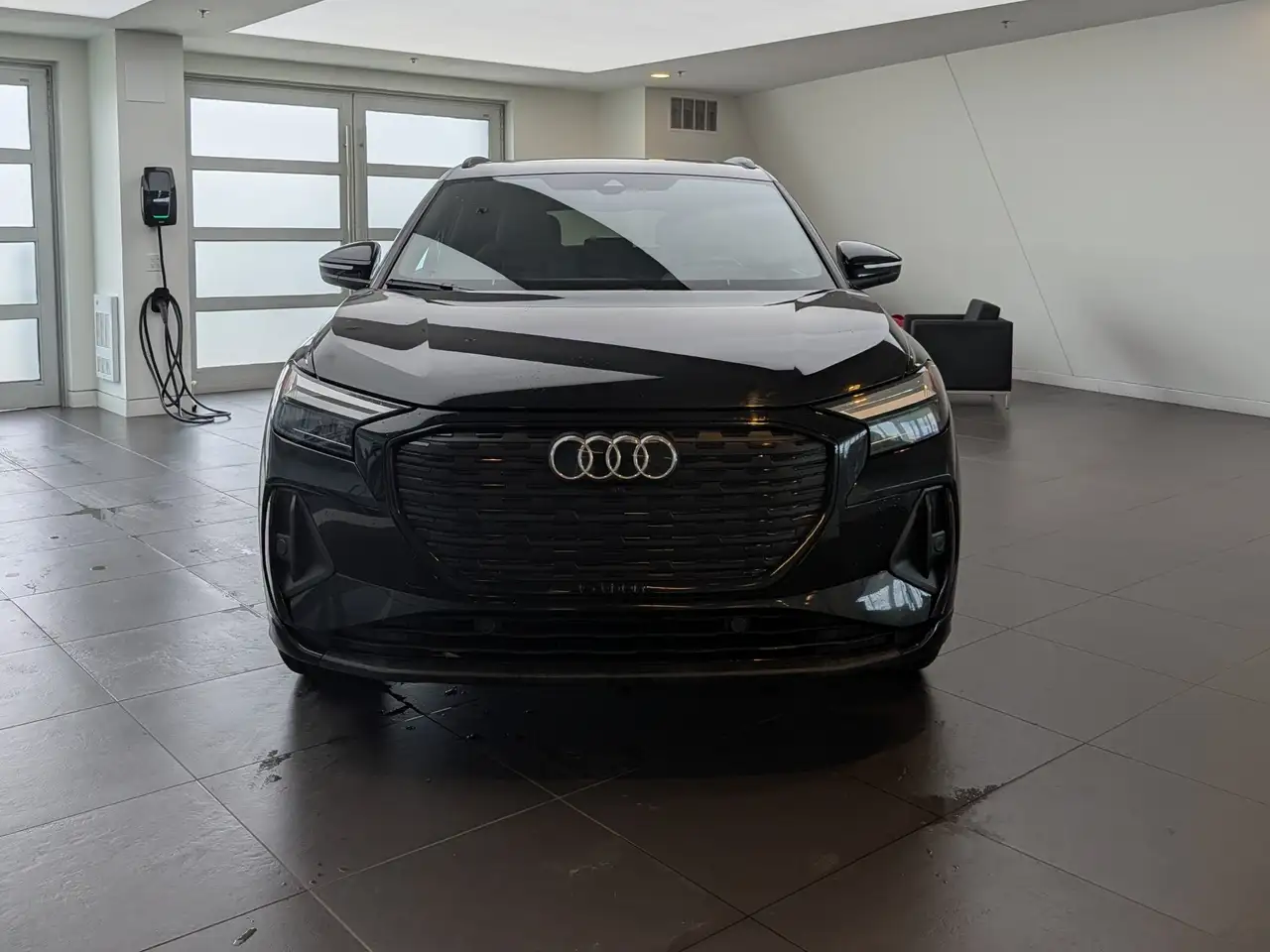 Audi Q4 e-tron снимка Audi Q4 e-tron