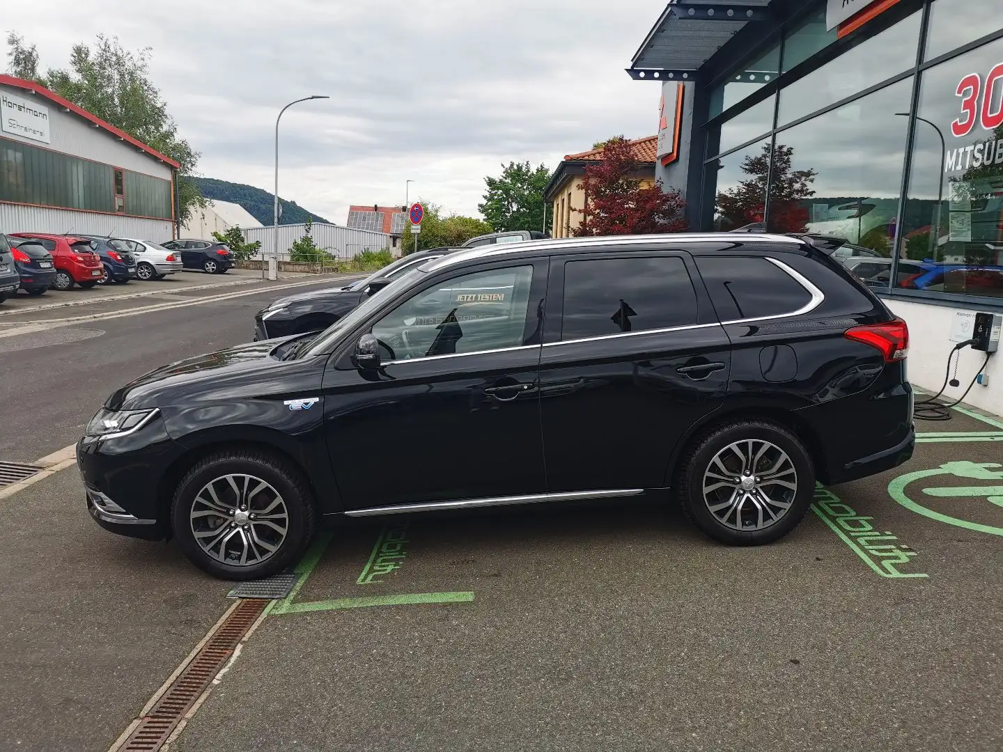 Mitsubishi Outlander PHEV PLUS Spirit-Paket 2.4 4WD Schwarz - 2