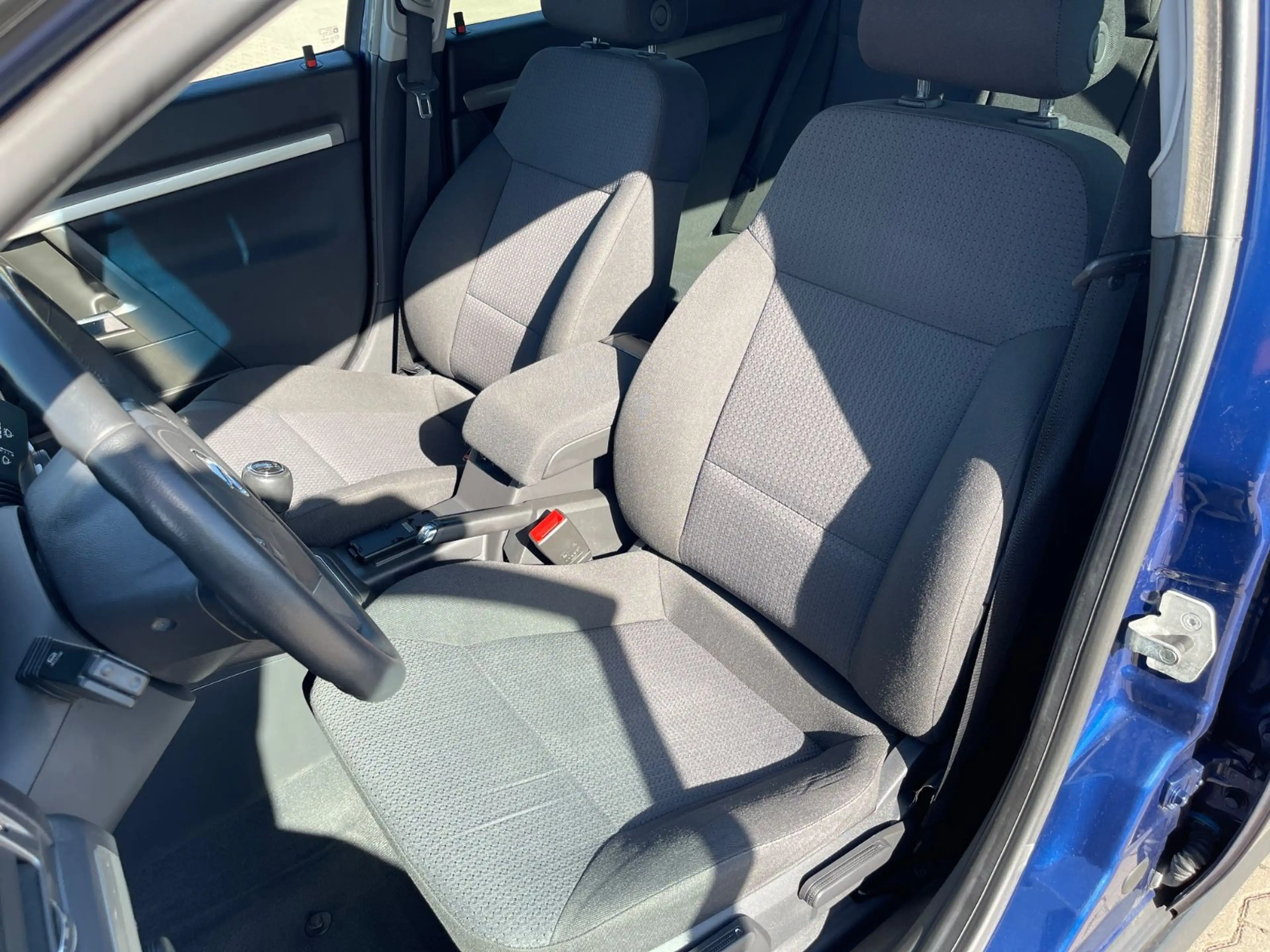 Opel Vectra Caravan 2.8 V6 Turbo Edition TÜV NEU — photo 12