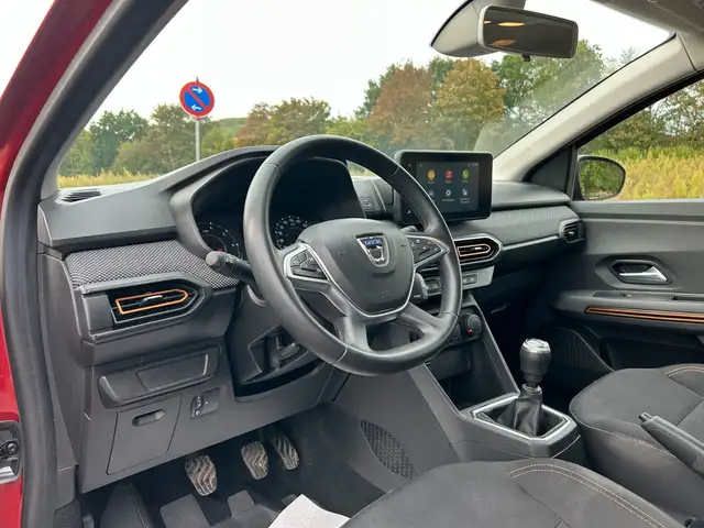 Dacia Sandero view 11