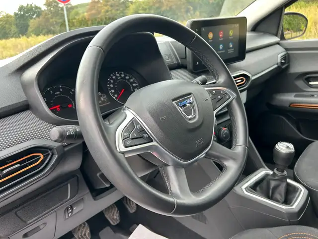 Dacia Sandero view 14
