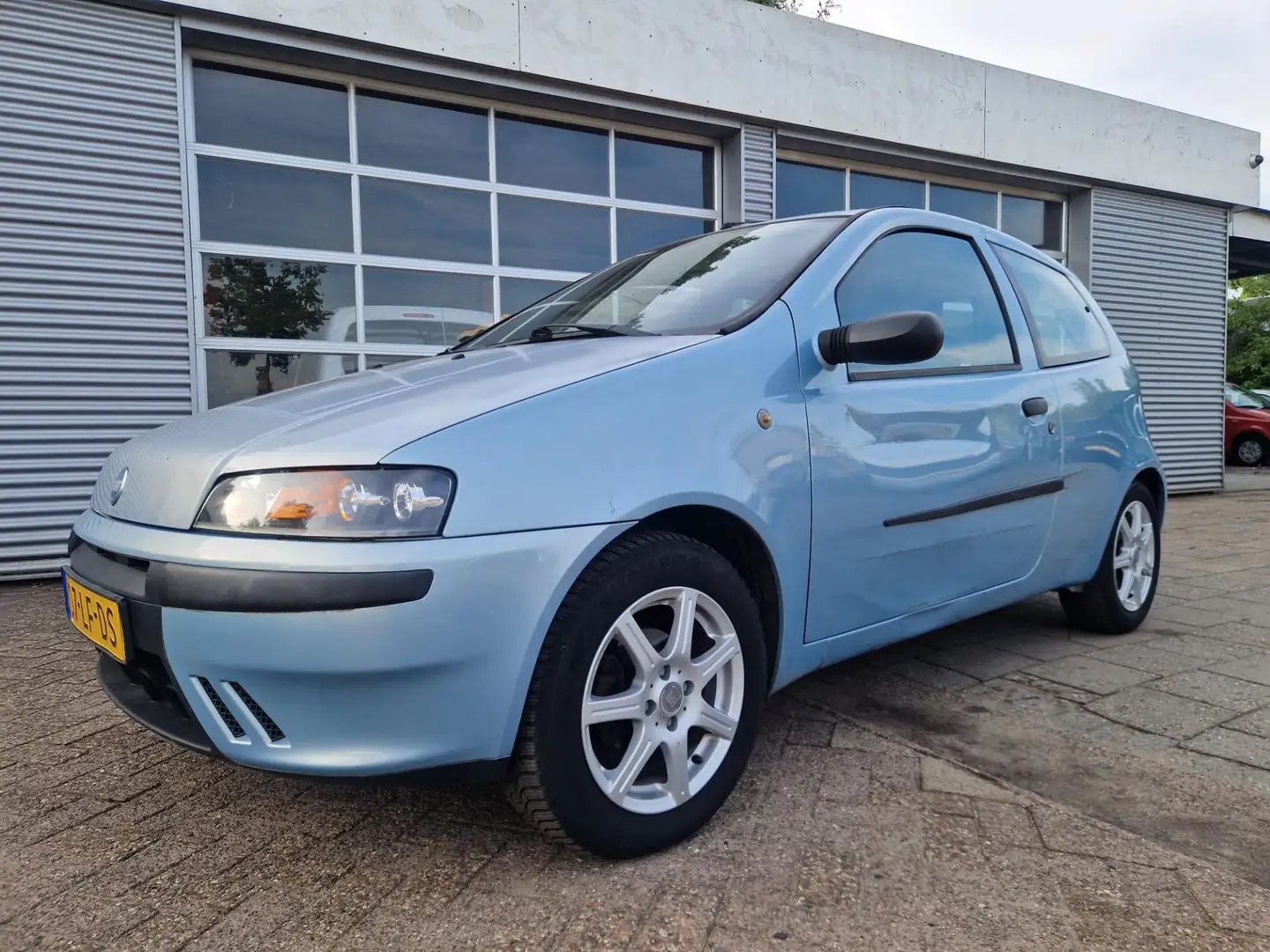 Fiat Punto 1.2 Active MET VOL JAAR A.P.K. !! Blauw - 1