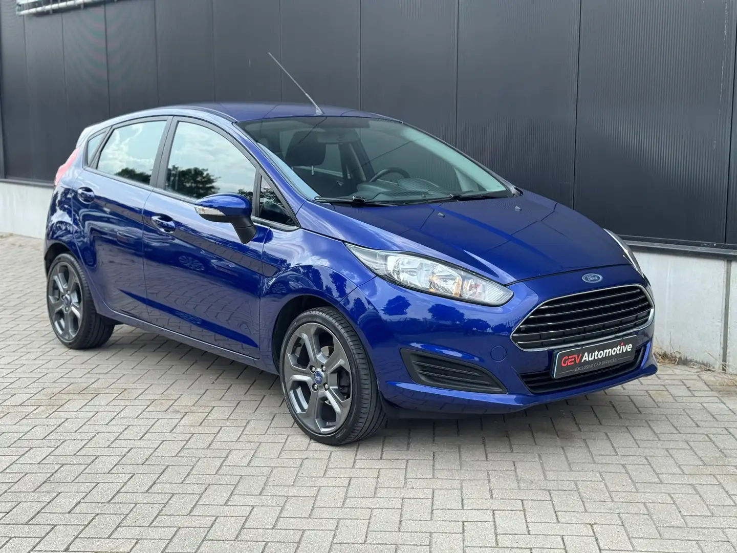 Ford Fiesta 1.0 Style NAP | Airco | 17 Inch| Elektrische ramen Blauw - 2