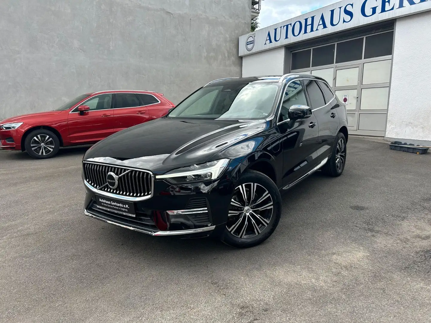 Volvo XC60 Plug-In-Hybrid T6 AWD Inscription, Voll-LED Schwarz - 1