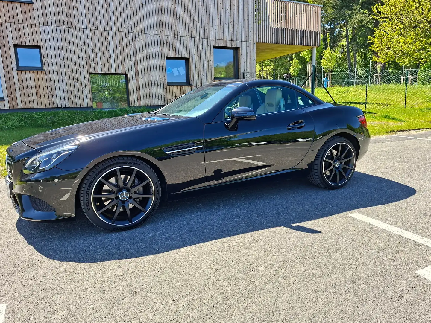 Mercedes-Benz SLC 250 SLC 250 d AMG Optik Schwarz - 2