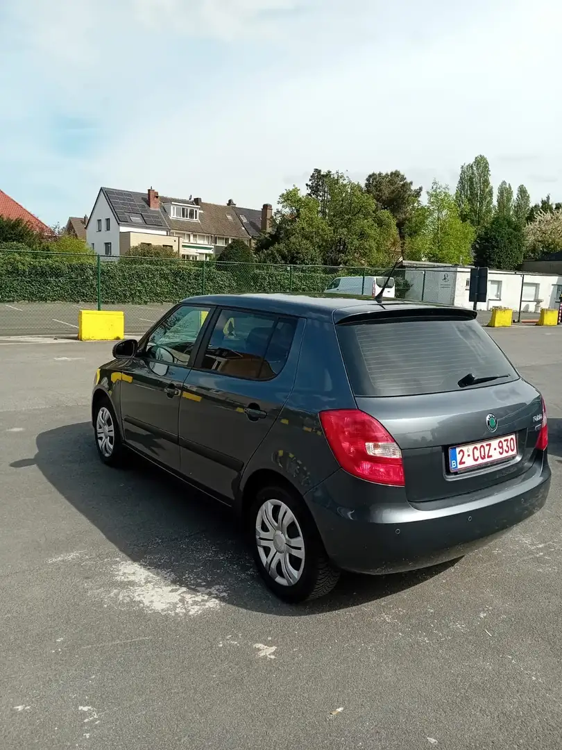 Skoda Fabia 1.2 HTP Ambiente Grijs - 2