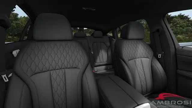 BMW X6 view 9