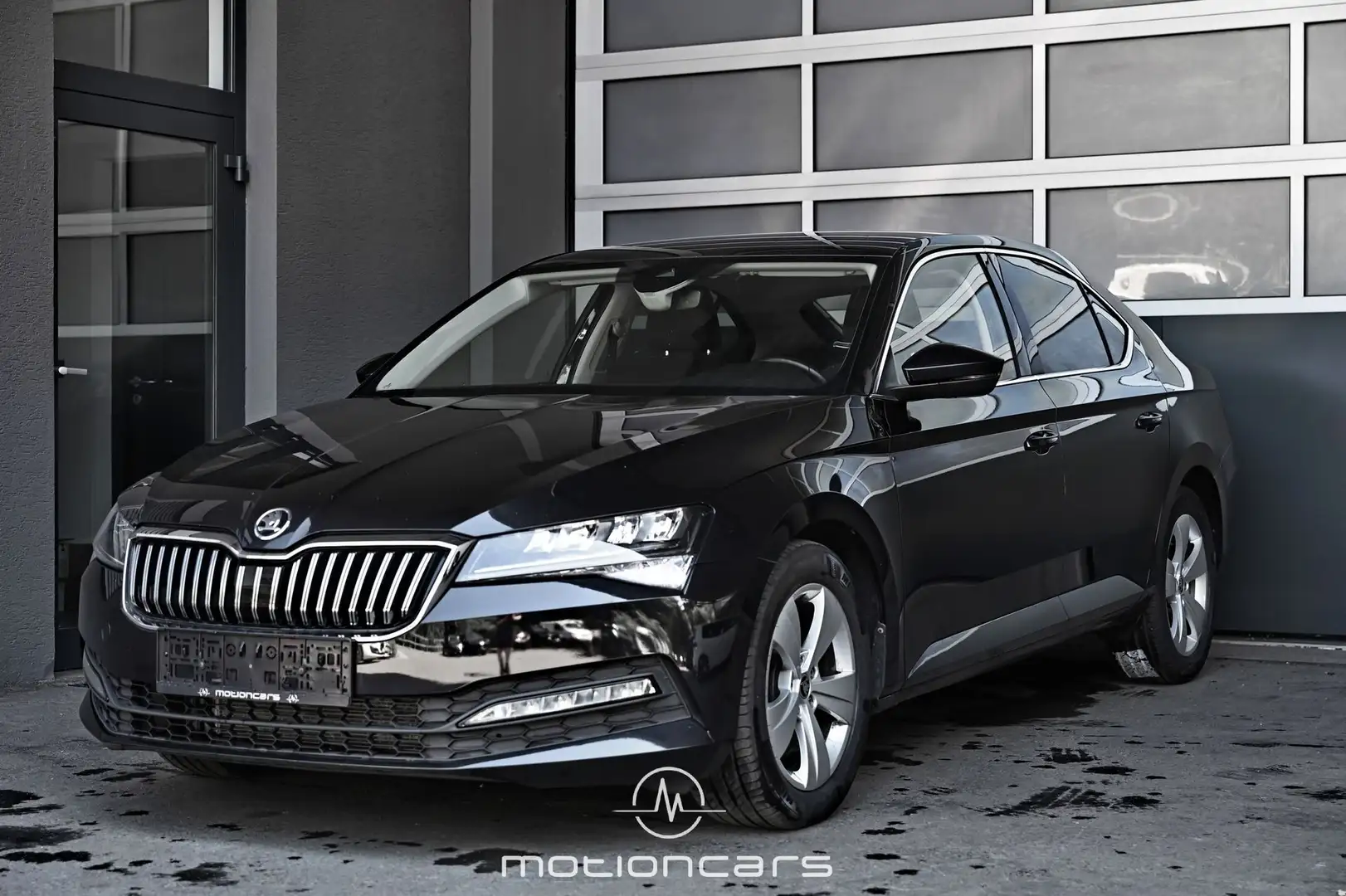 Skoda Superb 2.0 TDI Ambition Pickerl NEU Чорний - 1