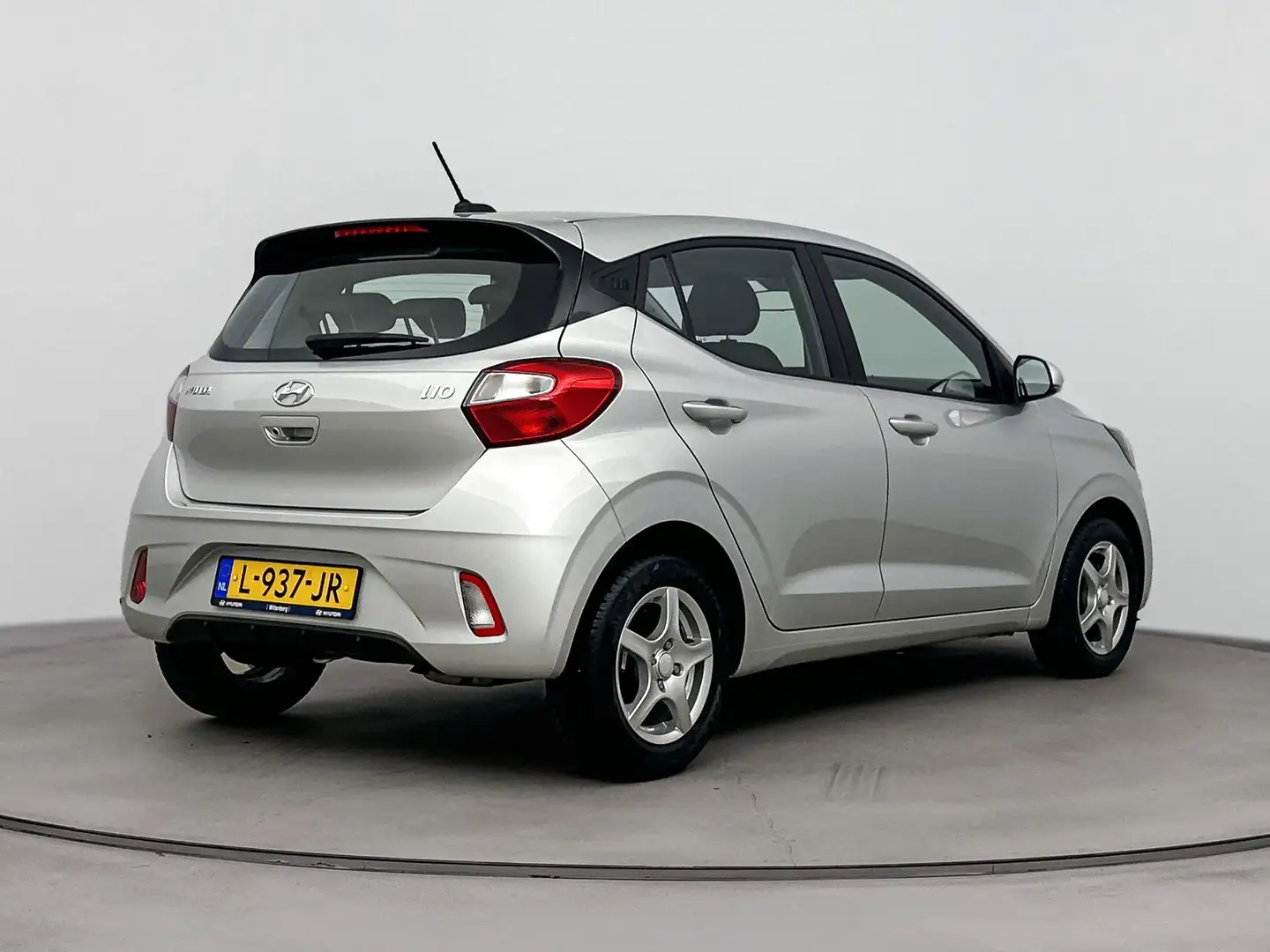Hyundai i10 1.0 Comfort Smart 5-zits | Lage km-stand! | Naviga Gris - 2