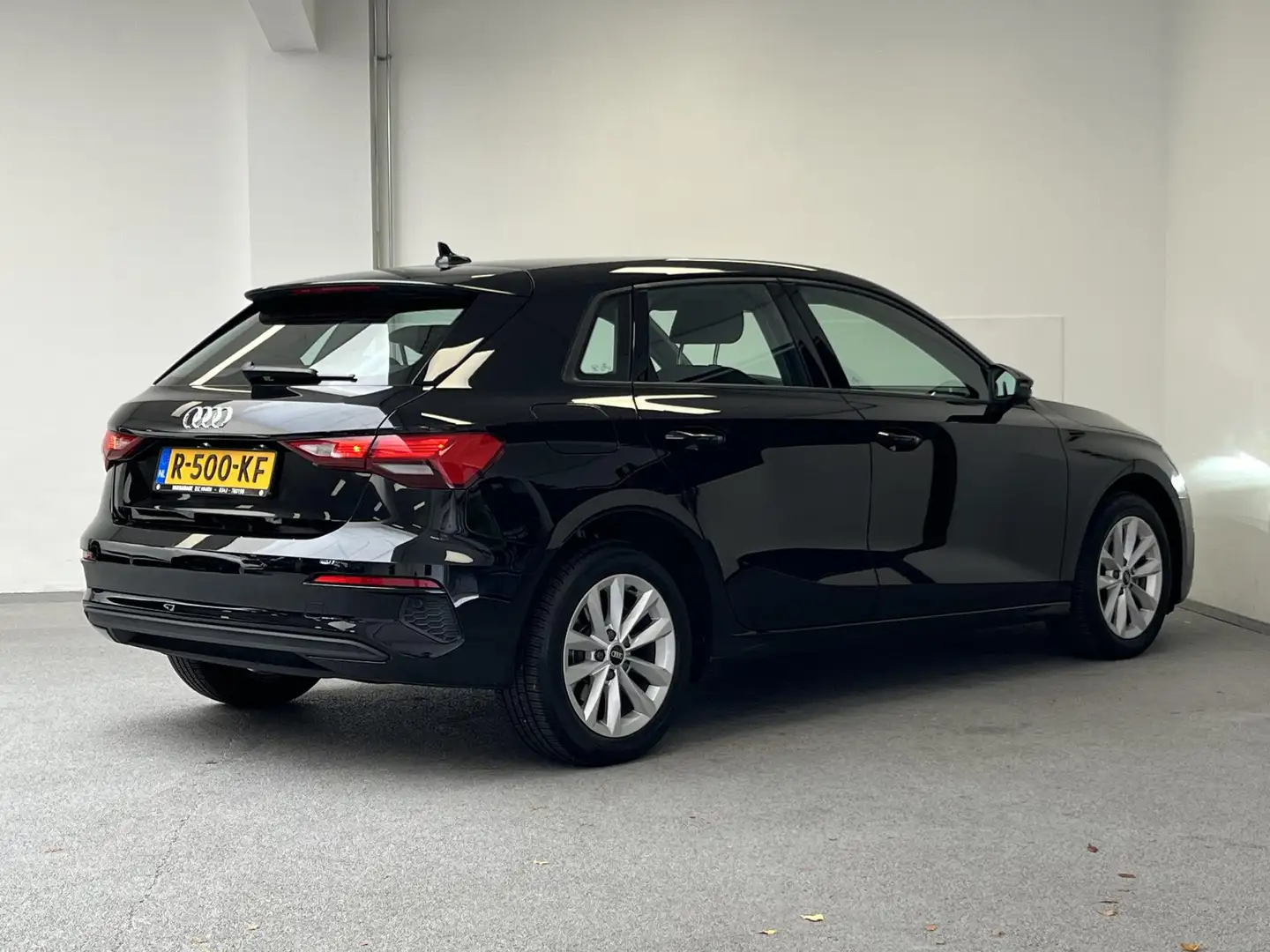 Audi A3 Sportback 30 TFSI | ADAPTIVE CRUISE CONTROL | CLIM Zwart - 2