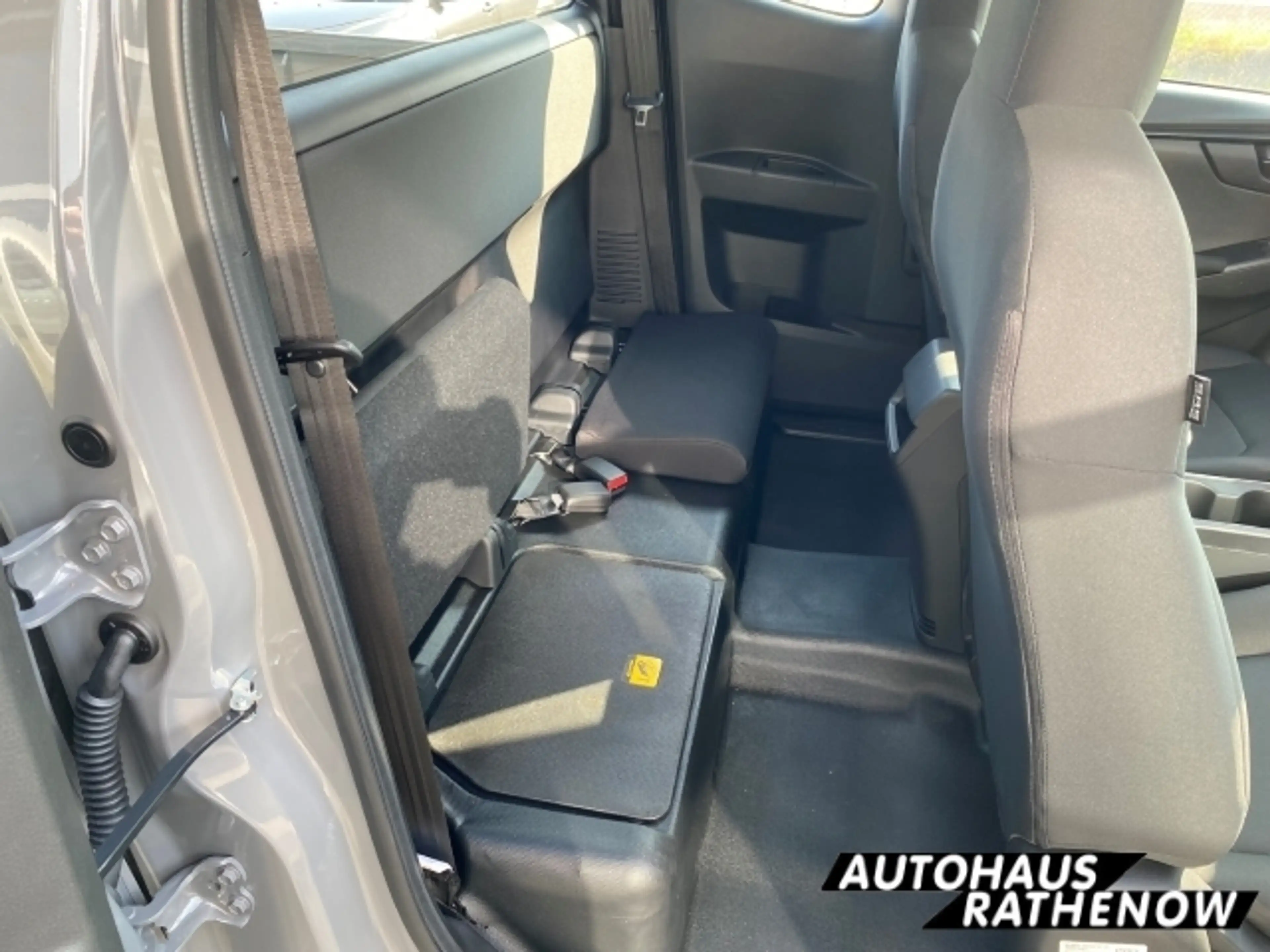 Isuzu D-Max Space Cab 4WD L 1.9 Automatik Kamera Spurhalteass. — photo 13