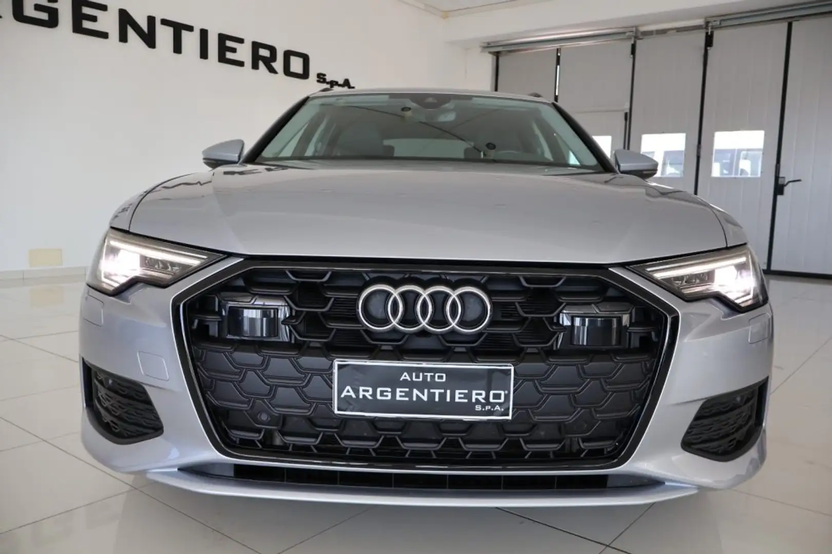 Audi A6 Avant 40 2.0 TDI S tronic Business Advanced Argent - 2