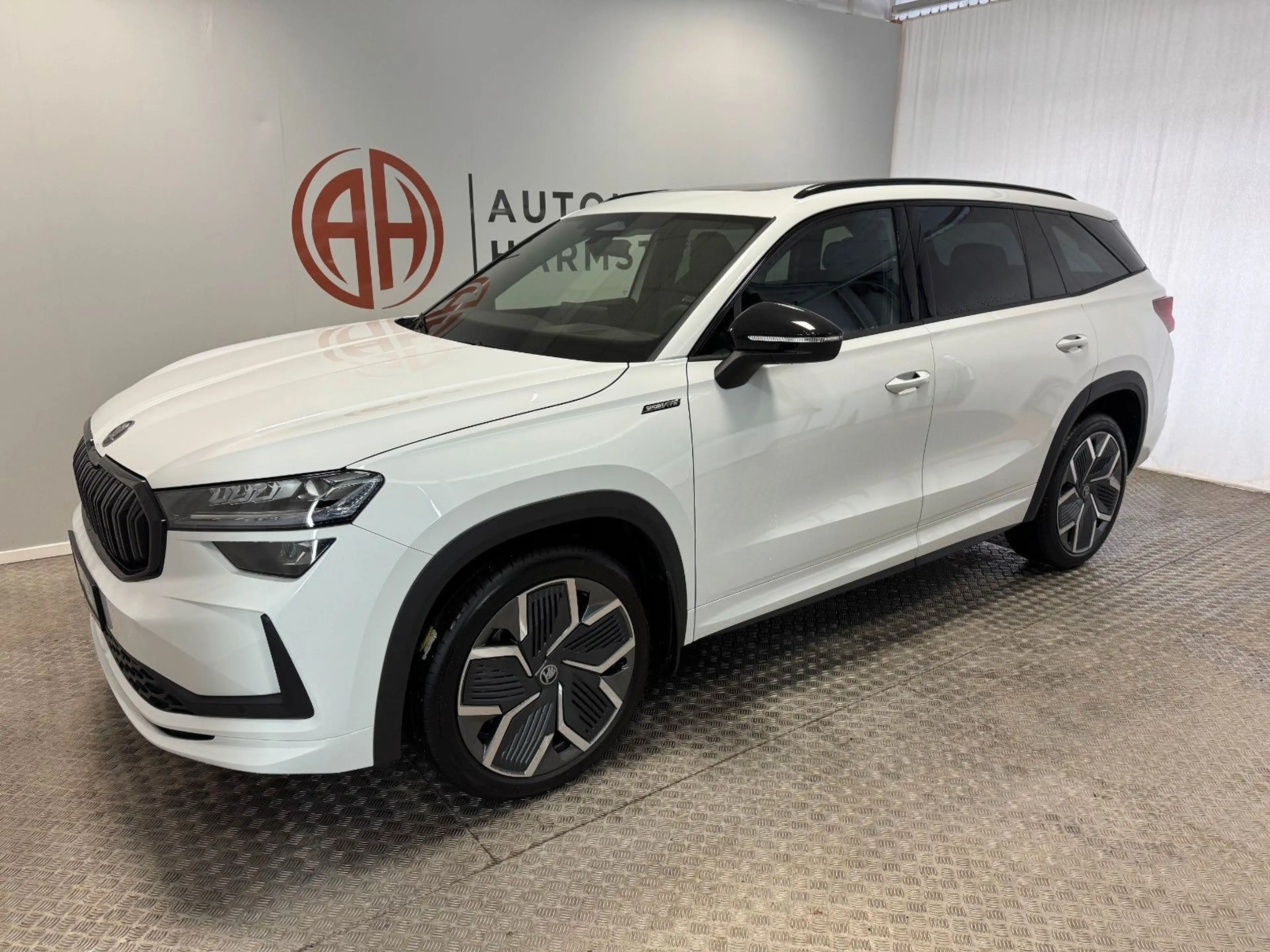 Skoda Kodiaq 2.0 TDI 4x4 Sportline Pano AHK 7-Sitze — photo 2