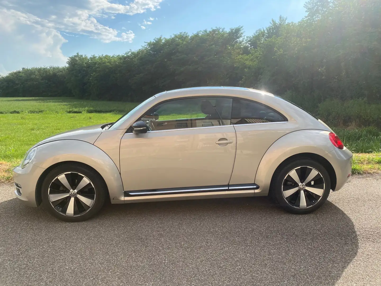 Volkswagen Maggiolino 2.0 tdi Sport 140cv - 1