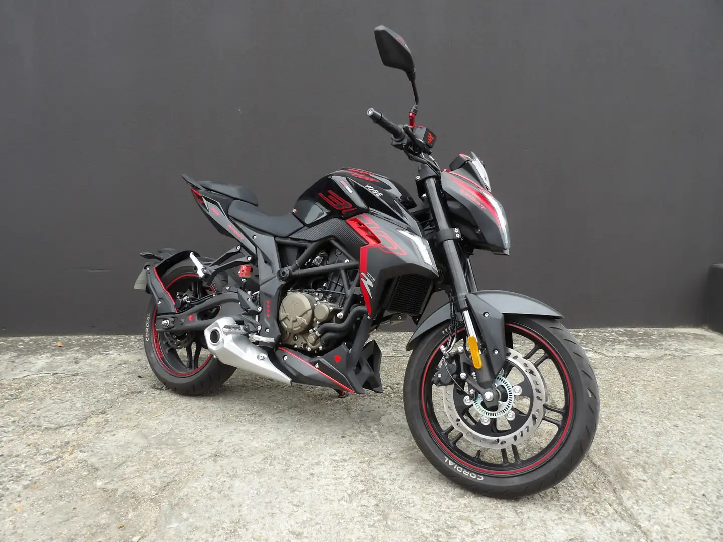 Voge 300R Rot - 2