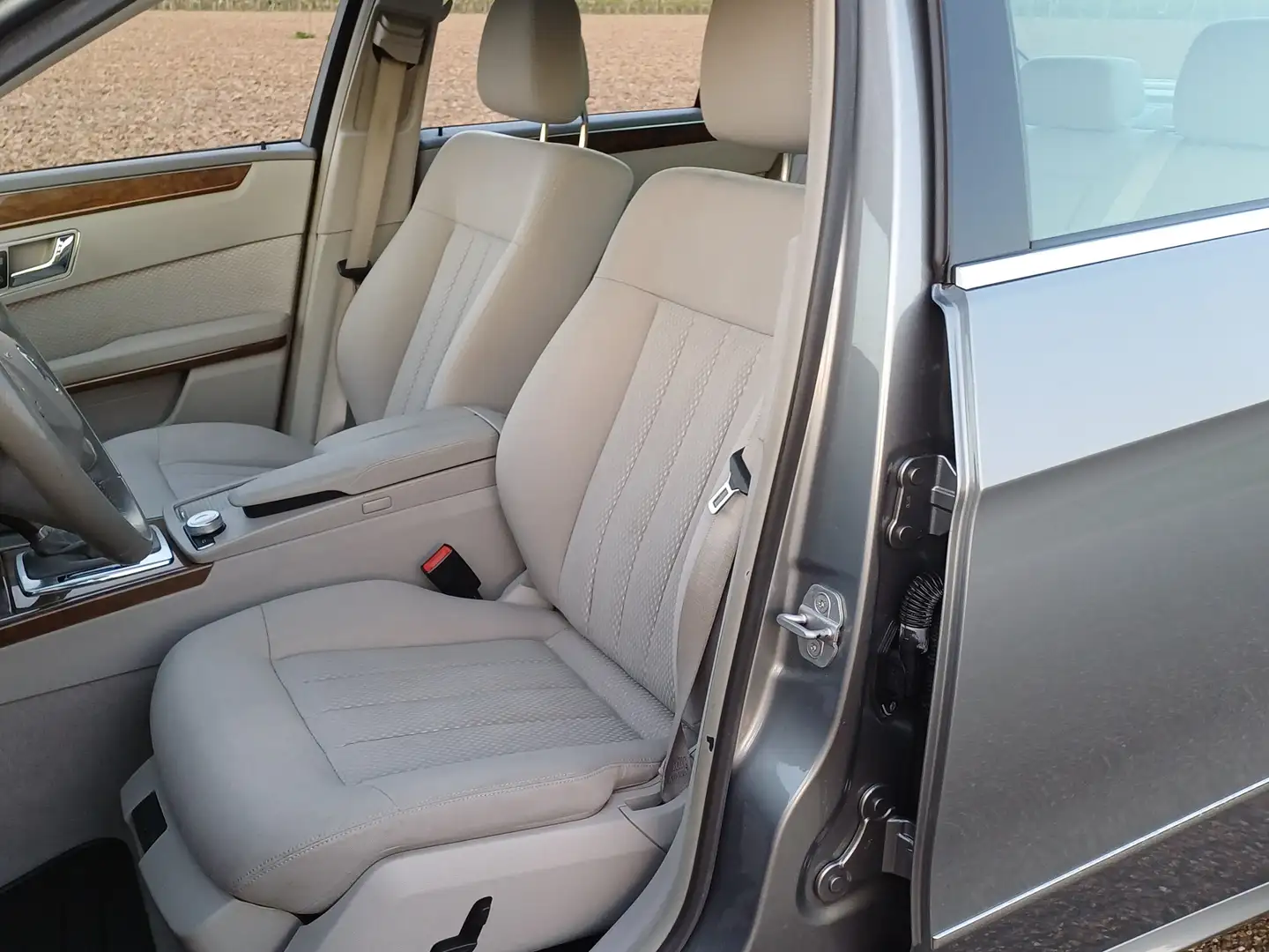 Mercedes-Benz E 200 CGI Business Elegance /Schuifd/Hout/Clima/Dealer o Gris - 2