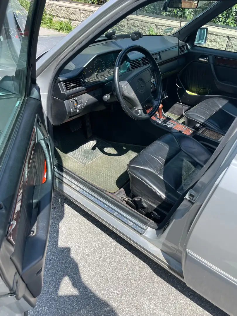 Mercedes-Benz E 320 320 TE Kombi 7er-Sitzer LEDER Plateado - 2
