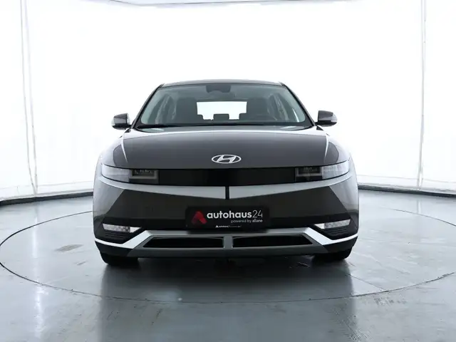 Hyundai Ioniq 5 view 2