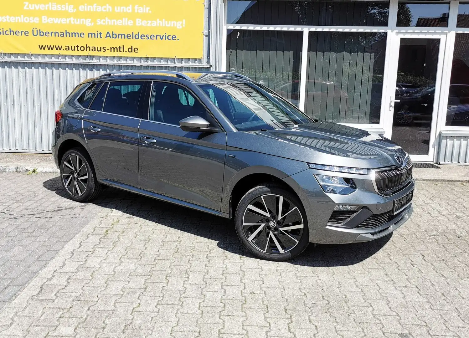 Skoda Kamiq 1.5 TSI DSG Drive Sport ACC AHK 3x Heizung Grey - 1
