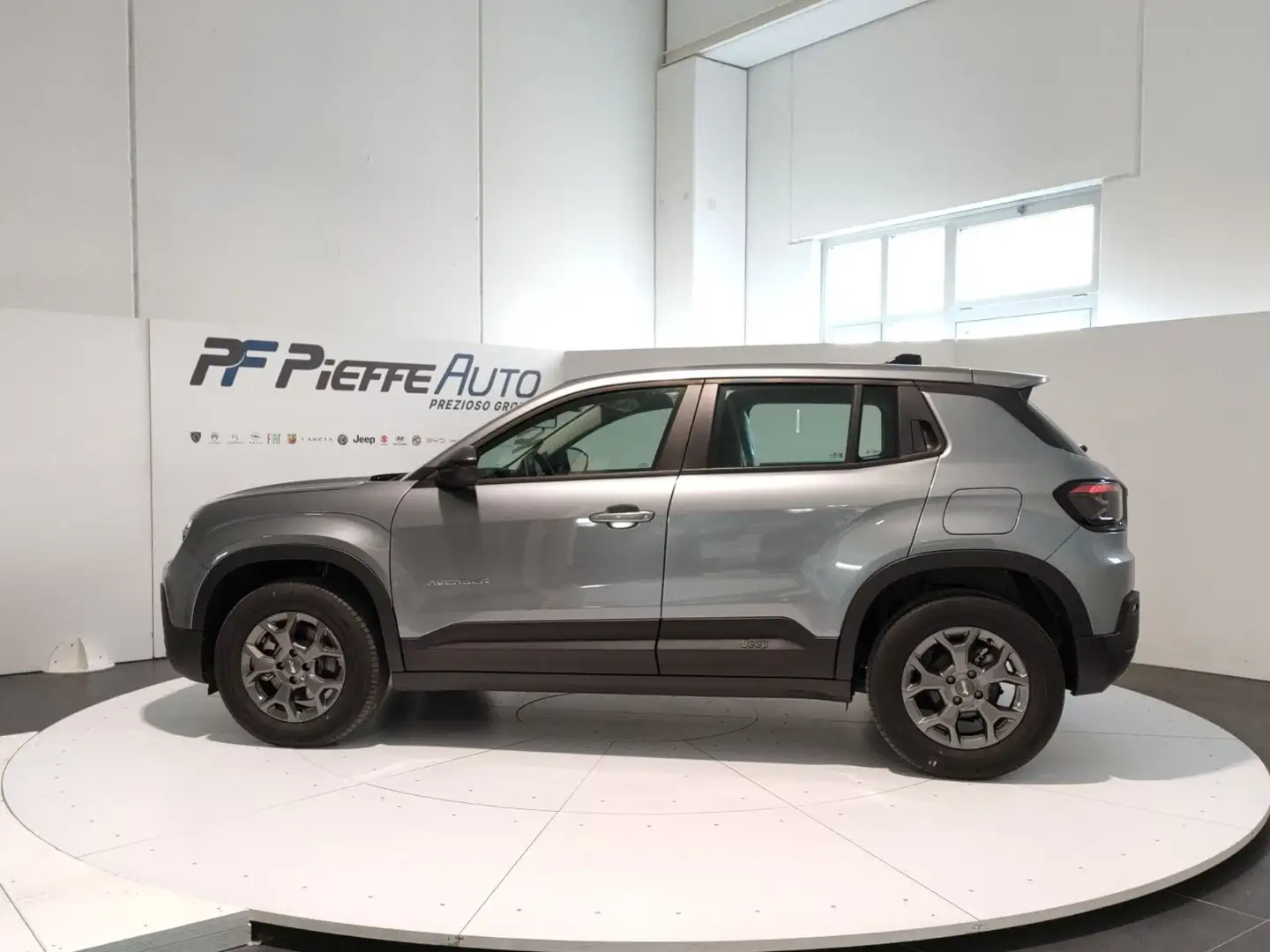 Jeep Avenger Mhev My25 Avenger Longitude 1.2 100cv Dct Mhev Grigio - 2