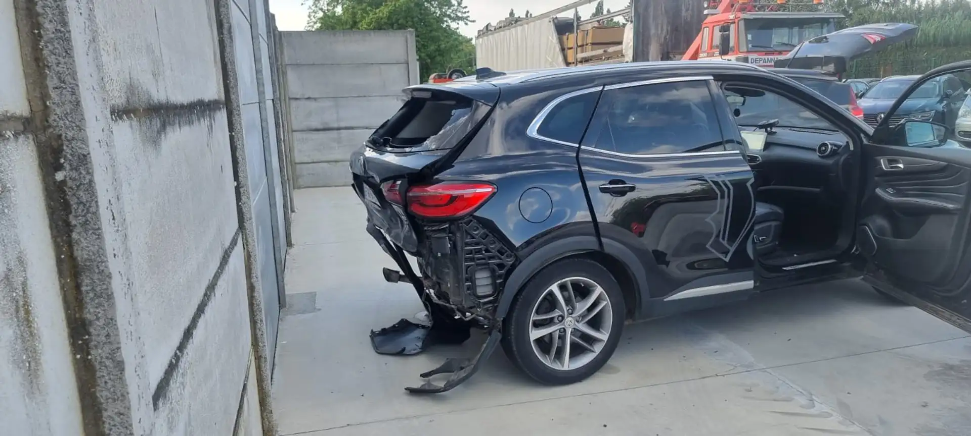 MG EHS EHS PHEV 1.5 Turbo Luxury Zwart - 1