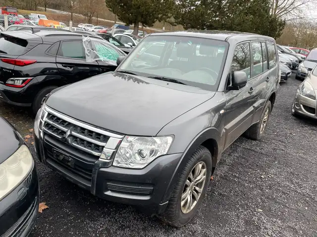 Mitsubishi Pajero 3.2 DI-D Edition 100 | Motor defekt!