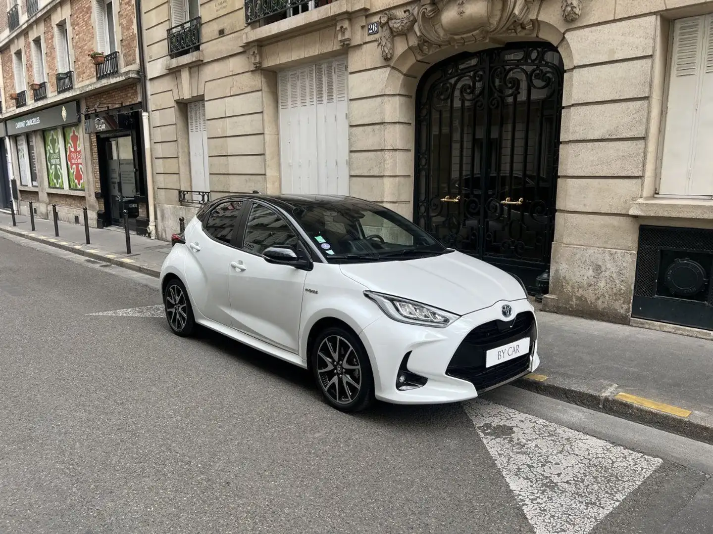 Toyota Yaris IV 116H HYBRIDE COLLECTION Blanc - 1