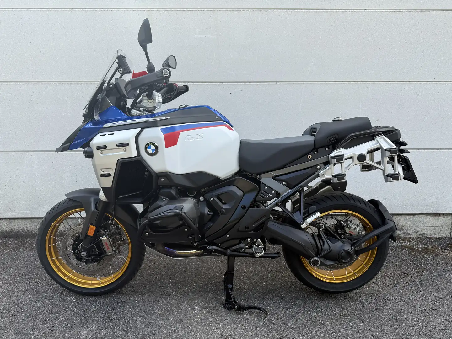 BMW R 1300 GS Aventure Trophy Blue - 1