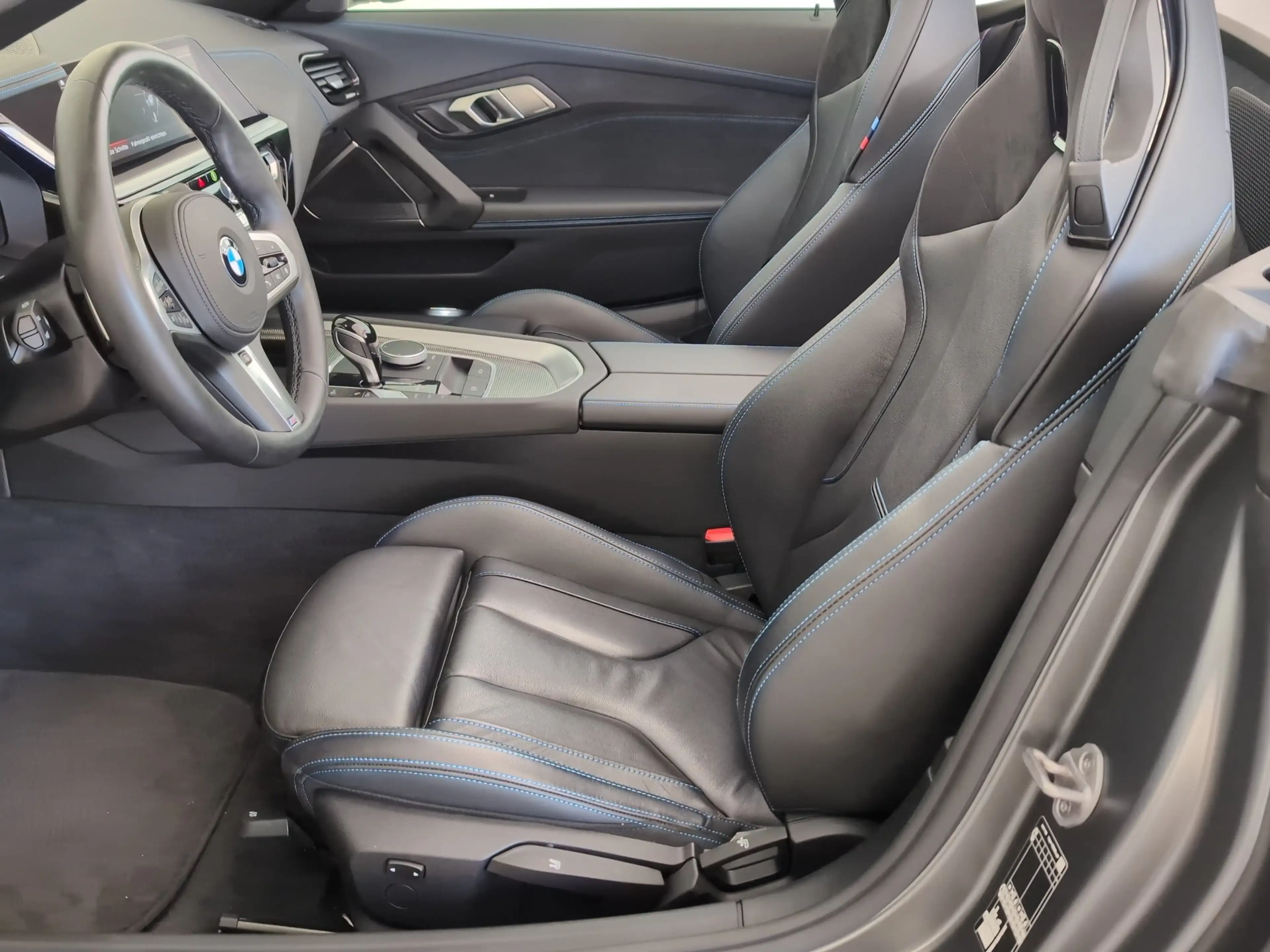 BMW Z4 sDrive 30i — photo 4