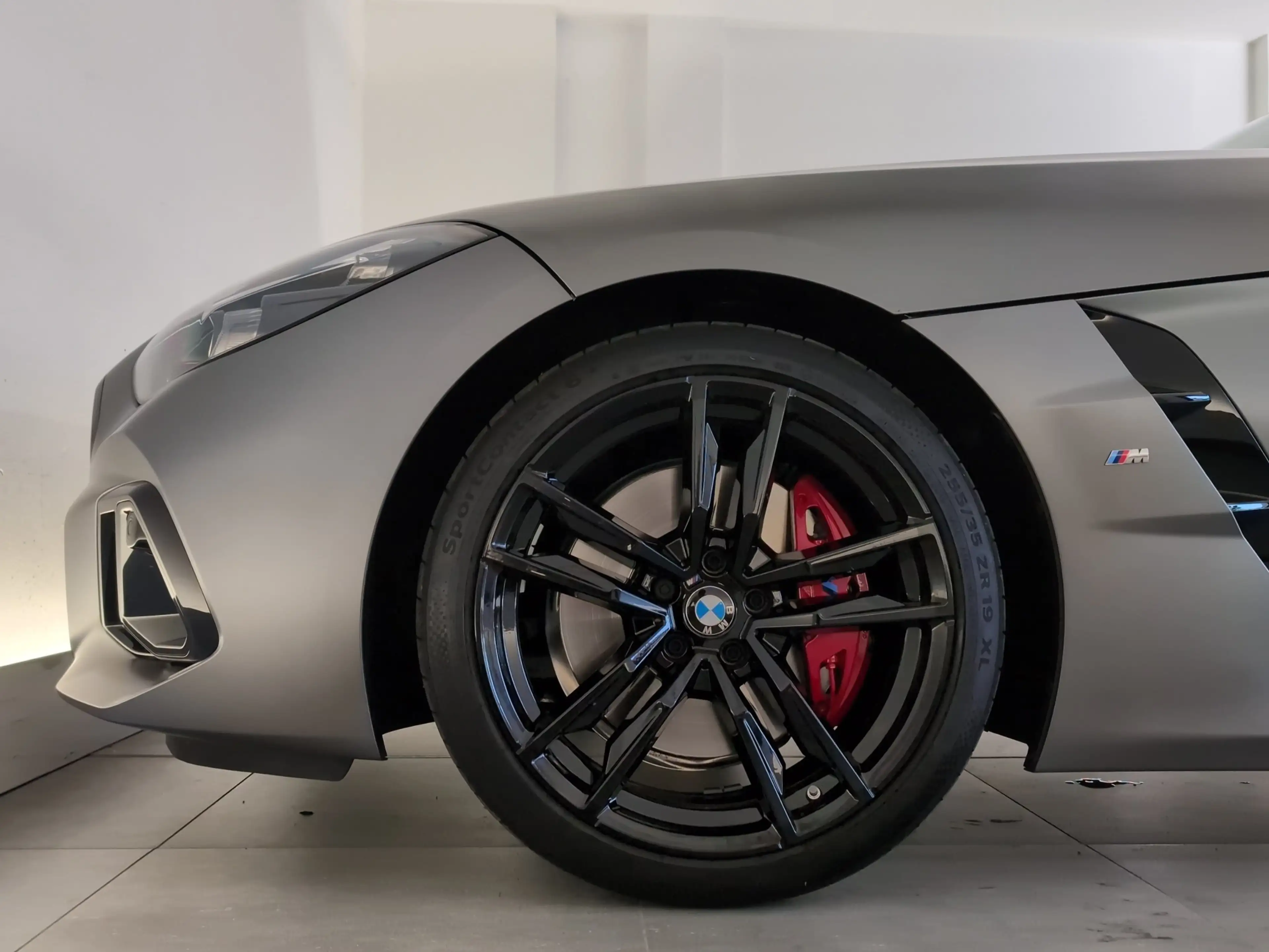 BMW Z4 sDrive 30i — photo 11