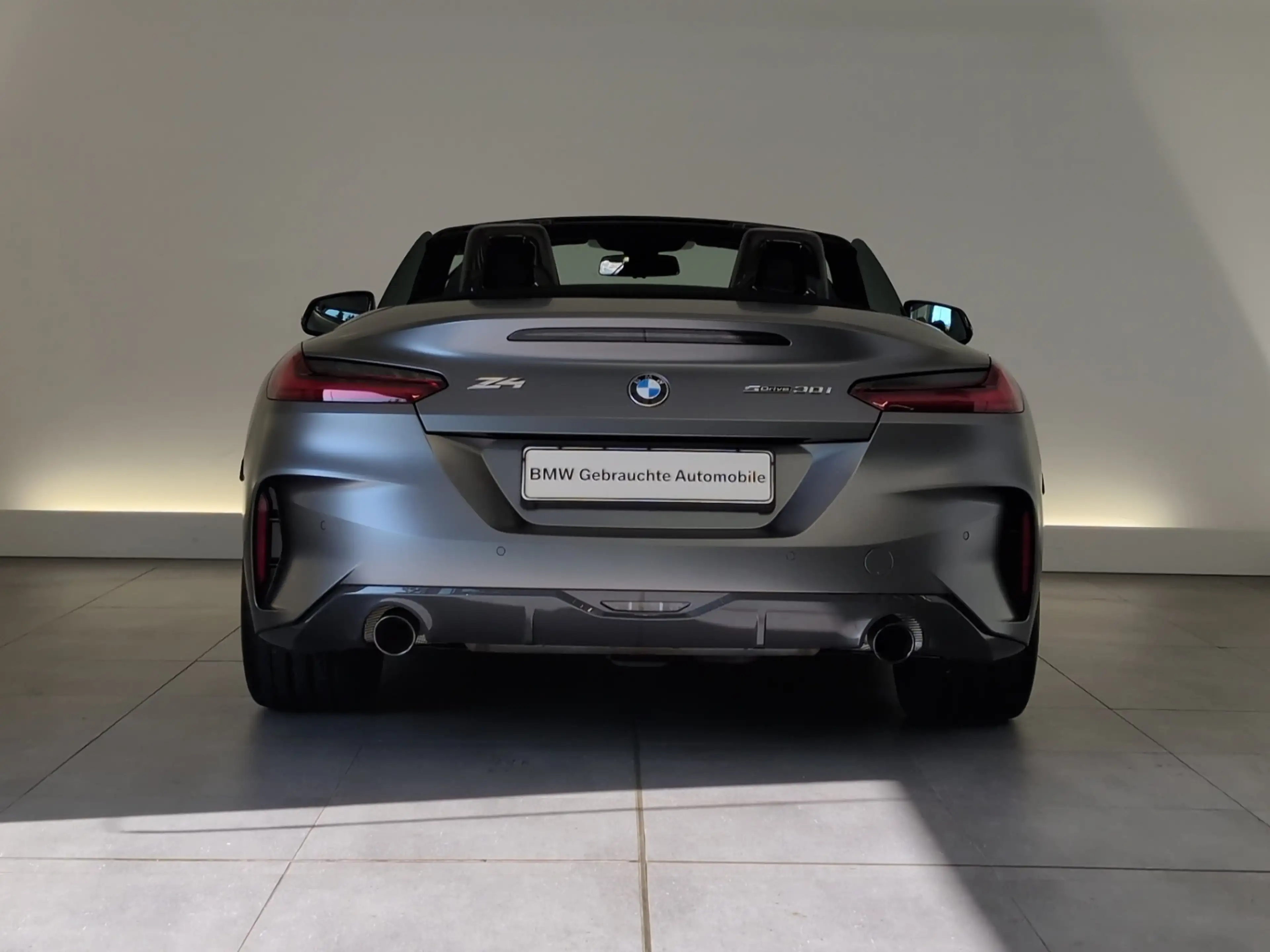 BMW Z4 sDrive 30i — photo 10