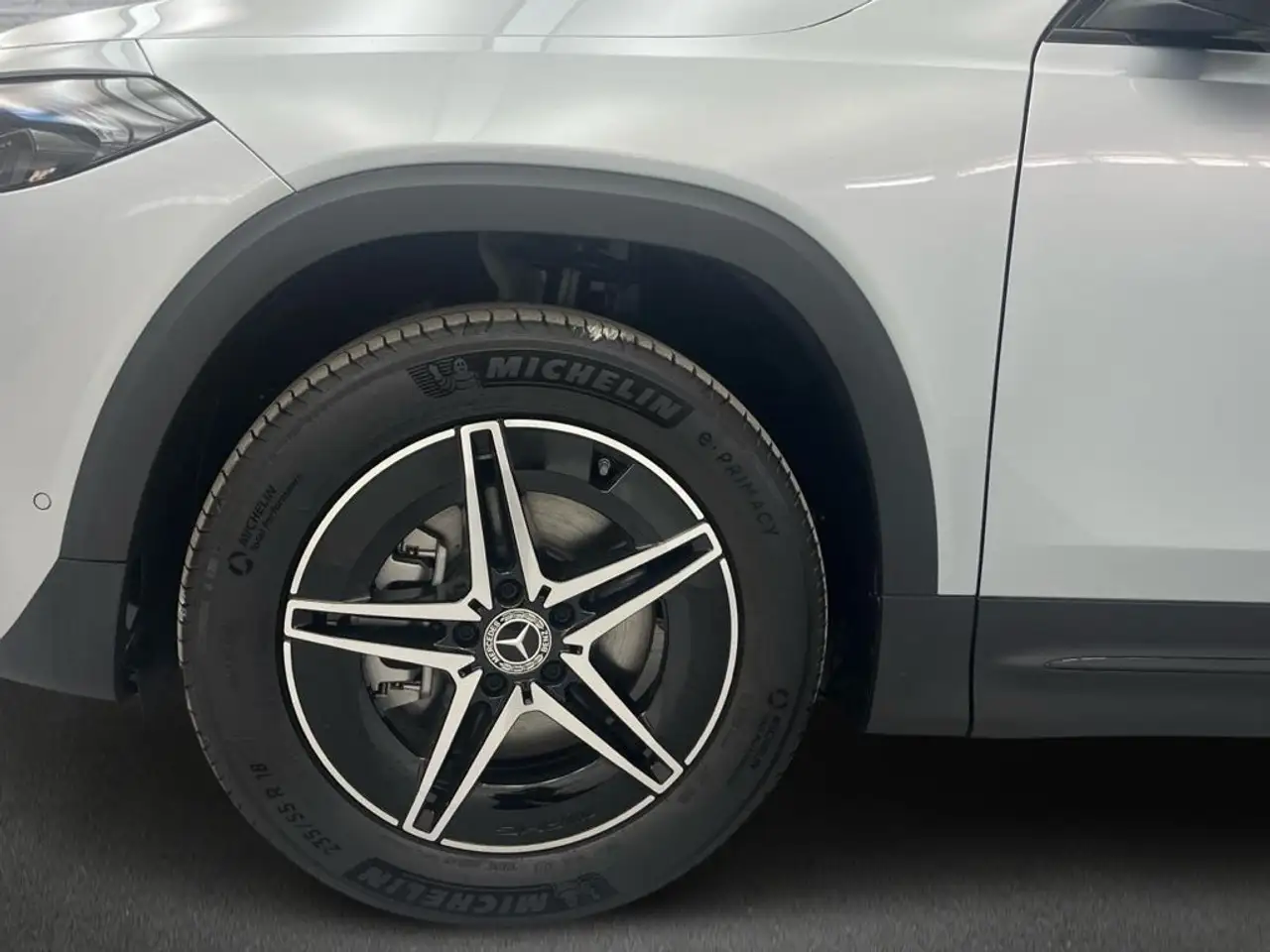 Mercedes-Benz EQB 250 2026