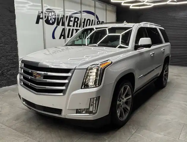 Cadillac Escalade Premium Collection 4X4 4dr SUV