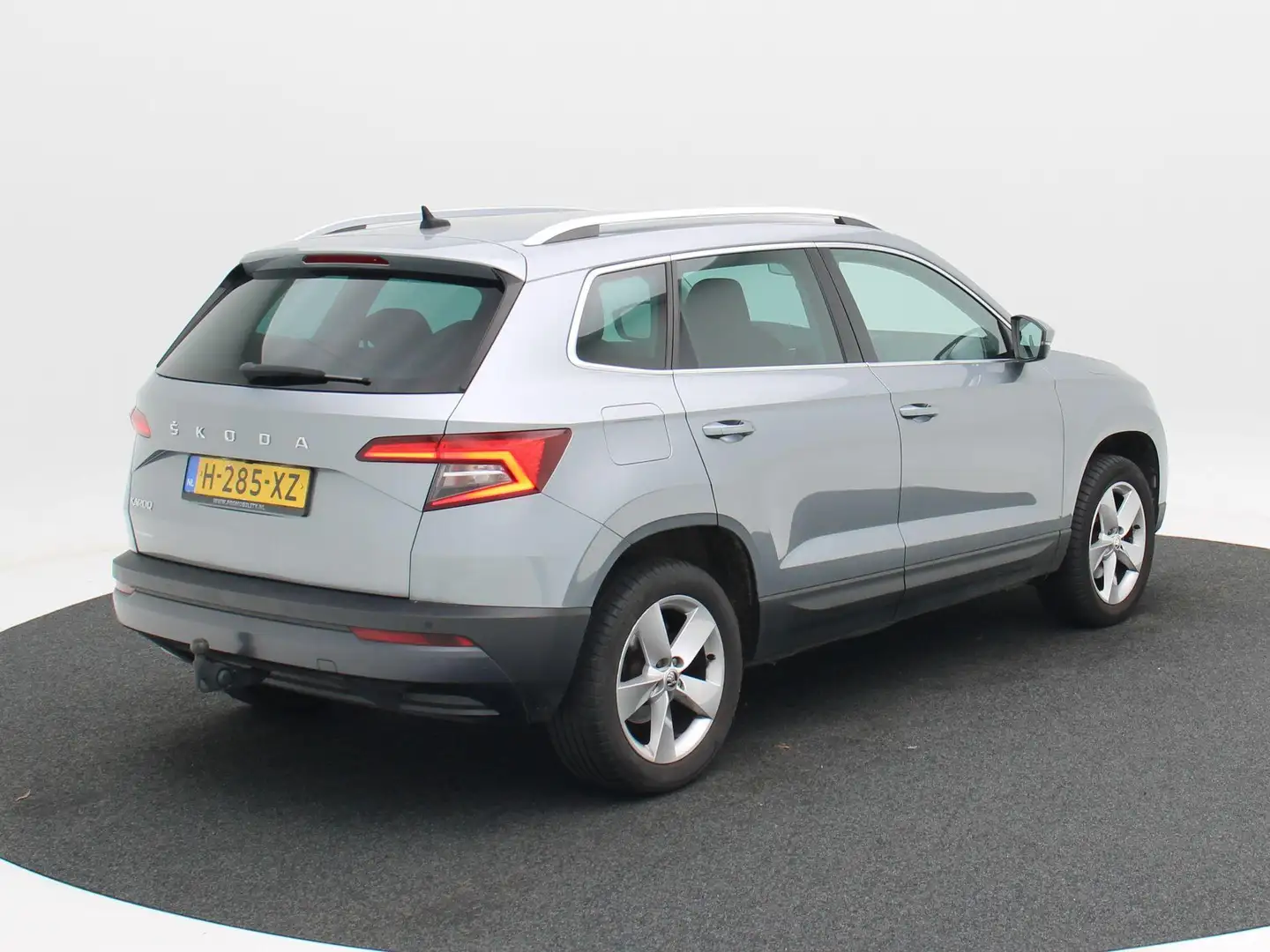 Skoda Karoq 1.5 TSi ACT Ambition 150 Pk | Wegklapbare Trekhaak Gris - 2
