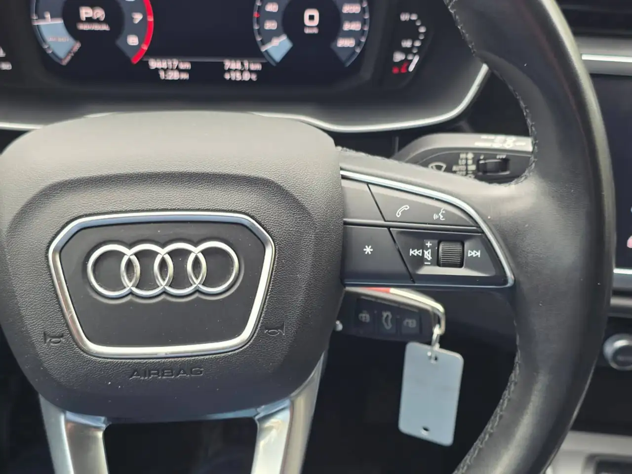 Audi Q3 снимка Audi Q3
