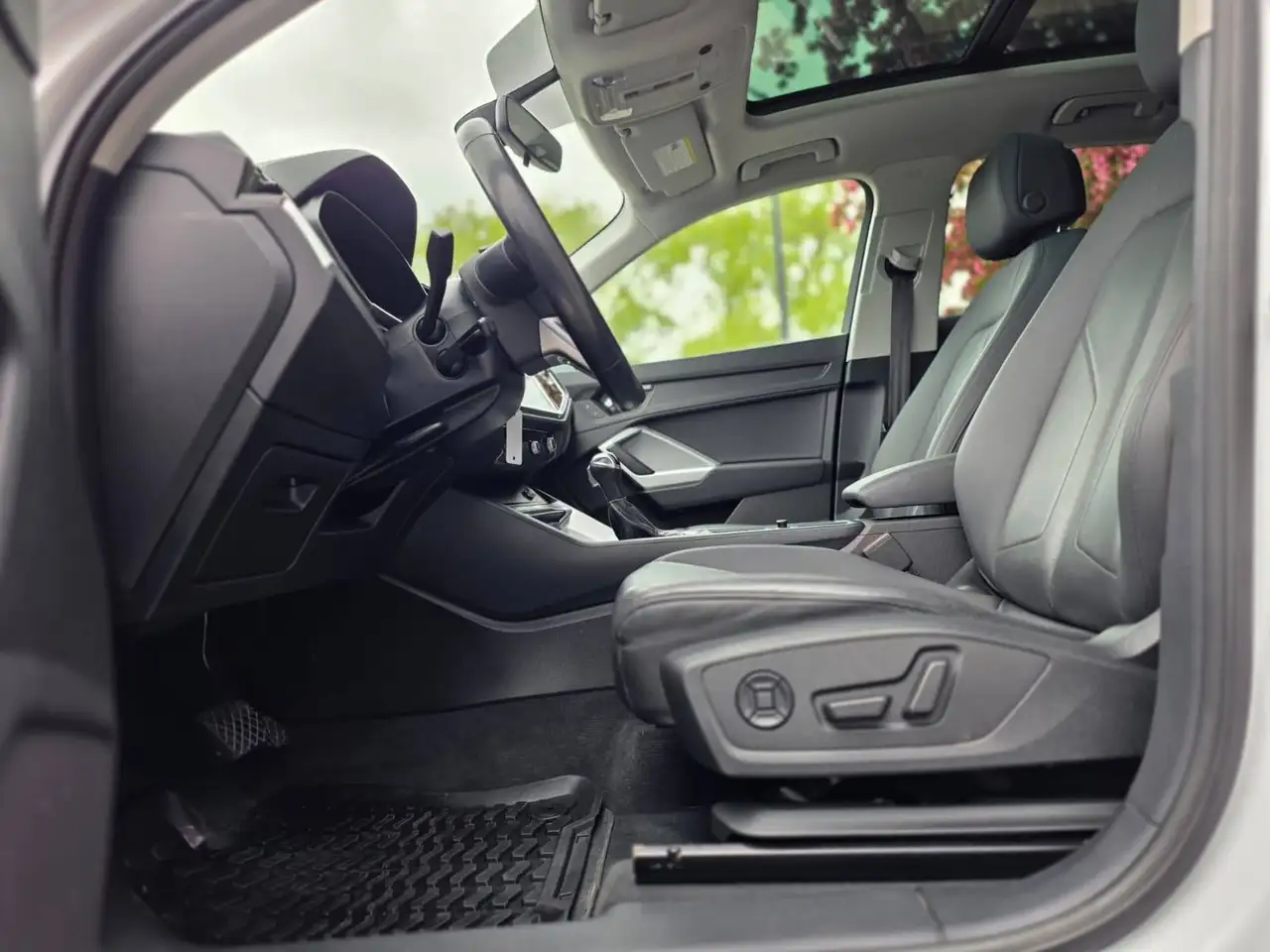 Audi Q3 снимка Audi Q3