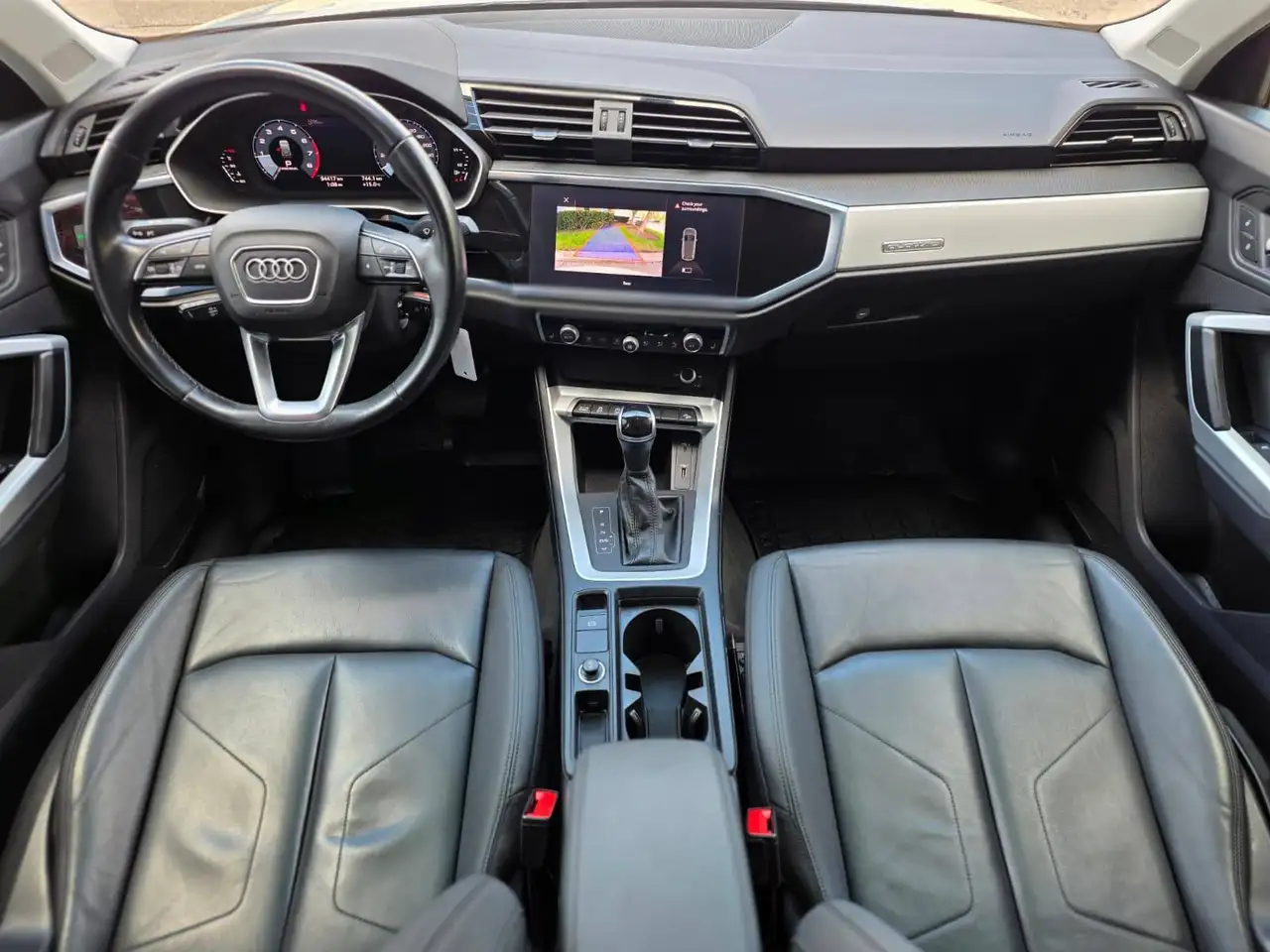 Audi Q3 снимка Audi Q3