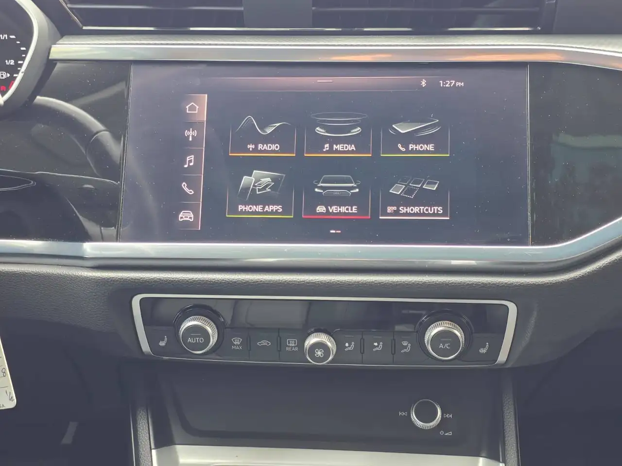 Audi Q3 снимка Audi Q3