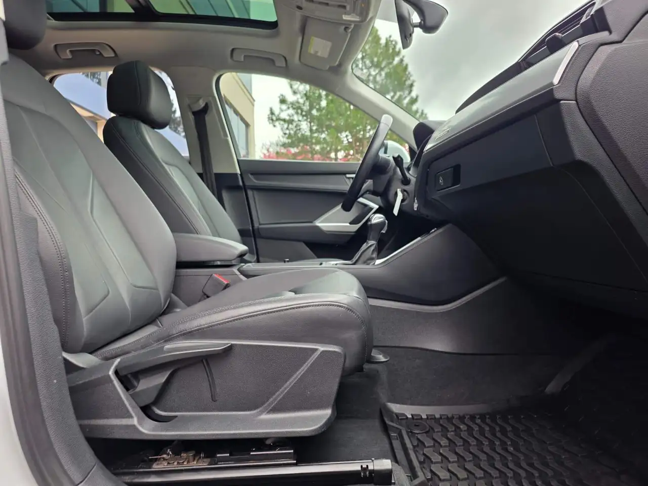 Audi Q3 снимка Audi Q3